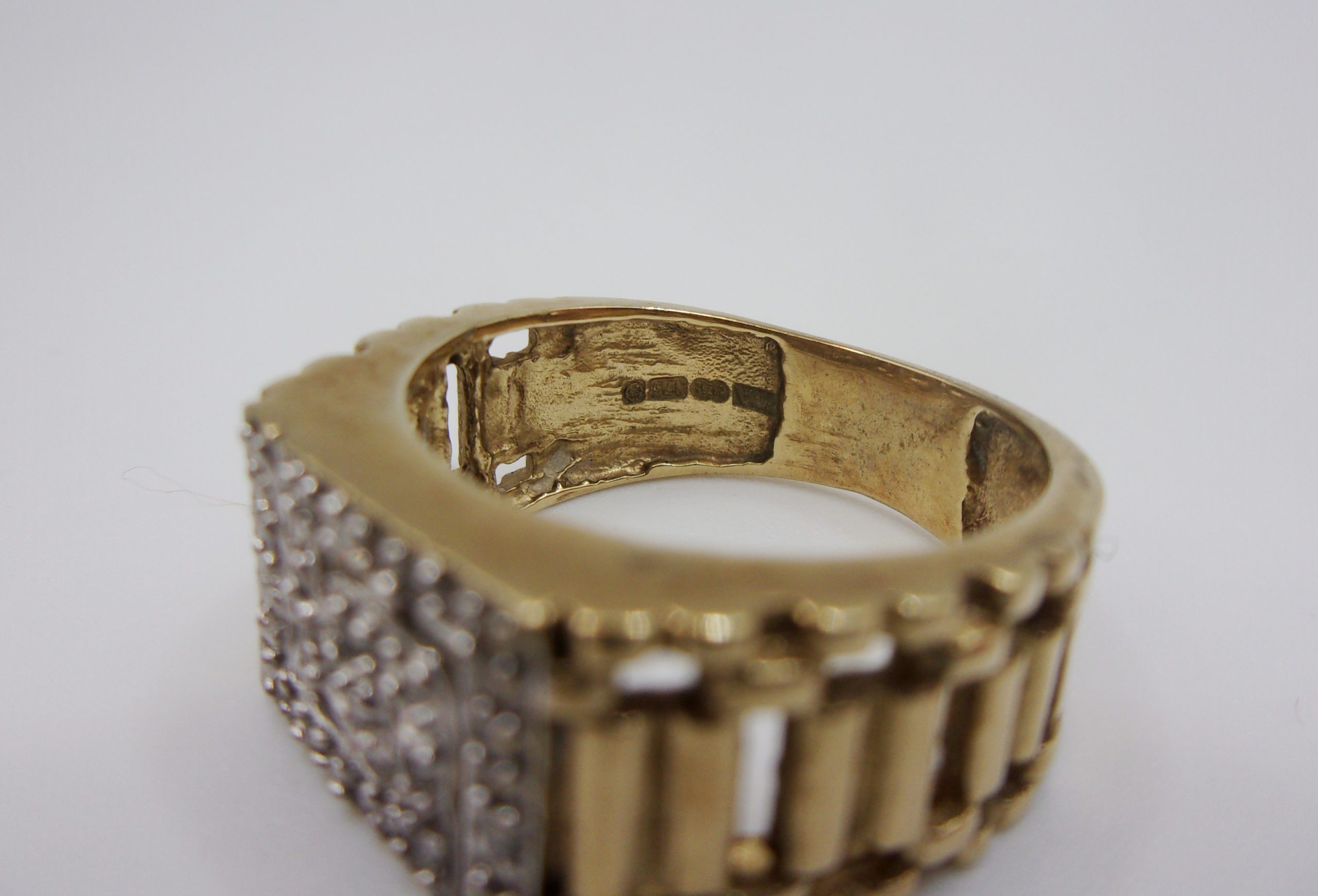 9ct Yellow Gold Diamond Greek Key Ring UK Size O US 7 - Image 5