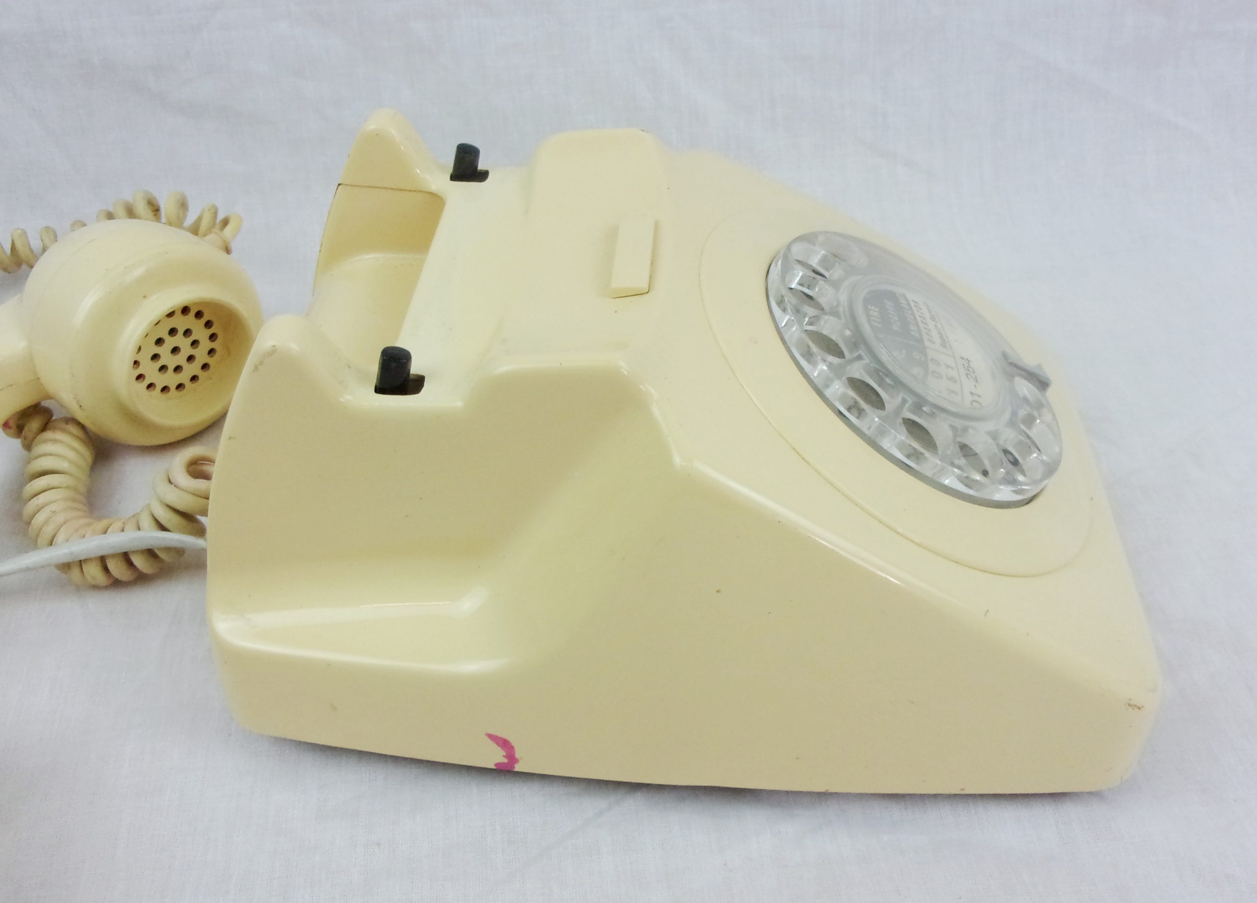 c1976 Cream Plastic GPO 746F DFM 76/1A Rotary Telephone - Image 3