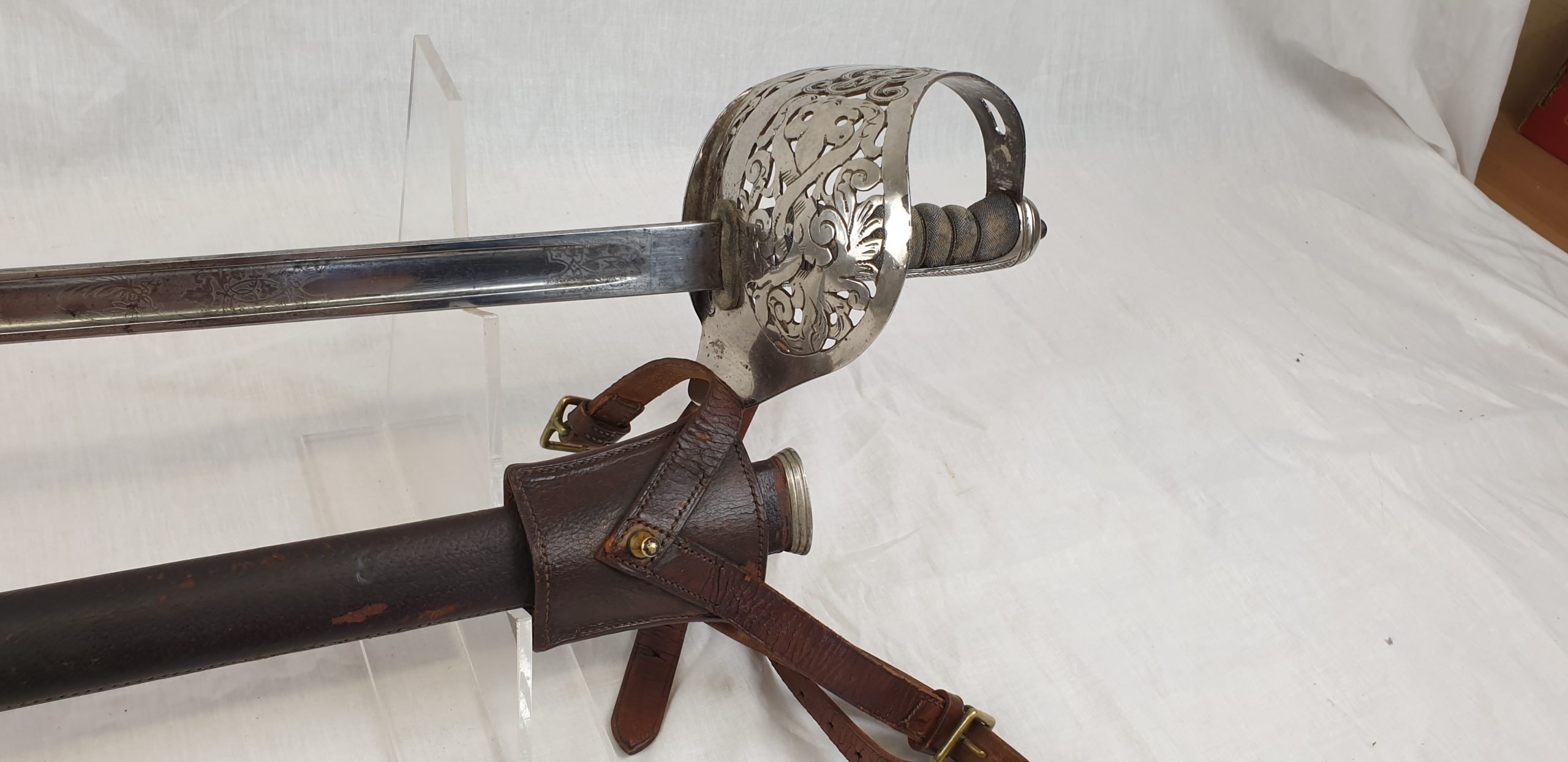 1897 Pattern Royal Marine GR V Sword and scabbard - Image 2