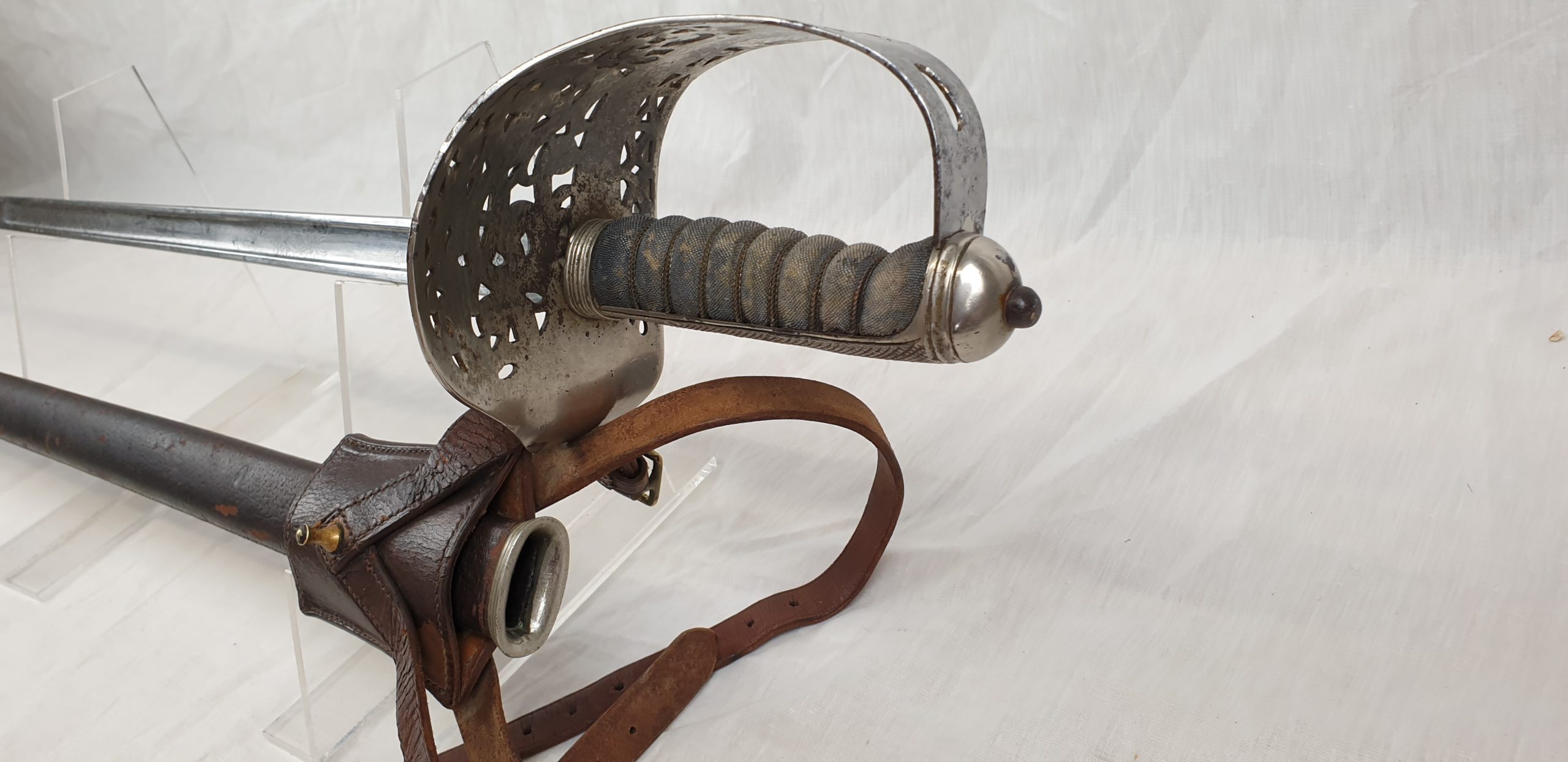 1897 Pattern Royal Marine GR V Sword and scabbard - Image 3