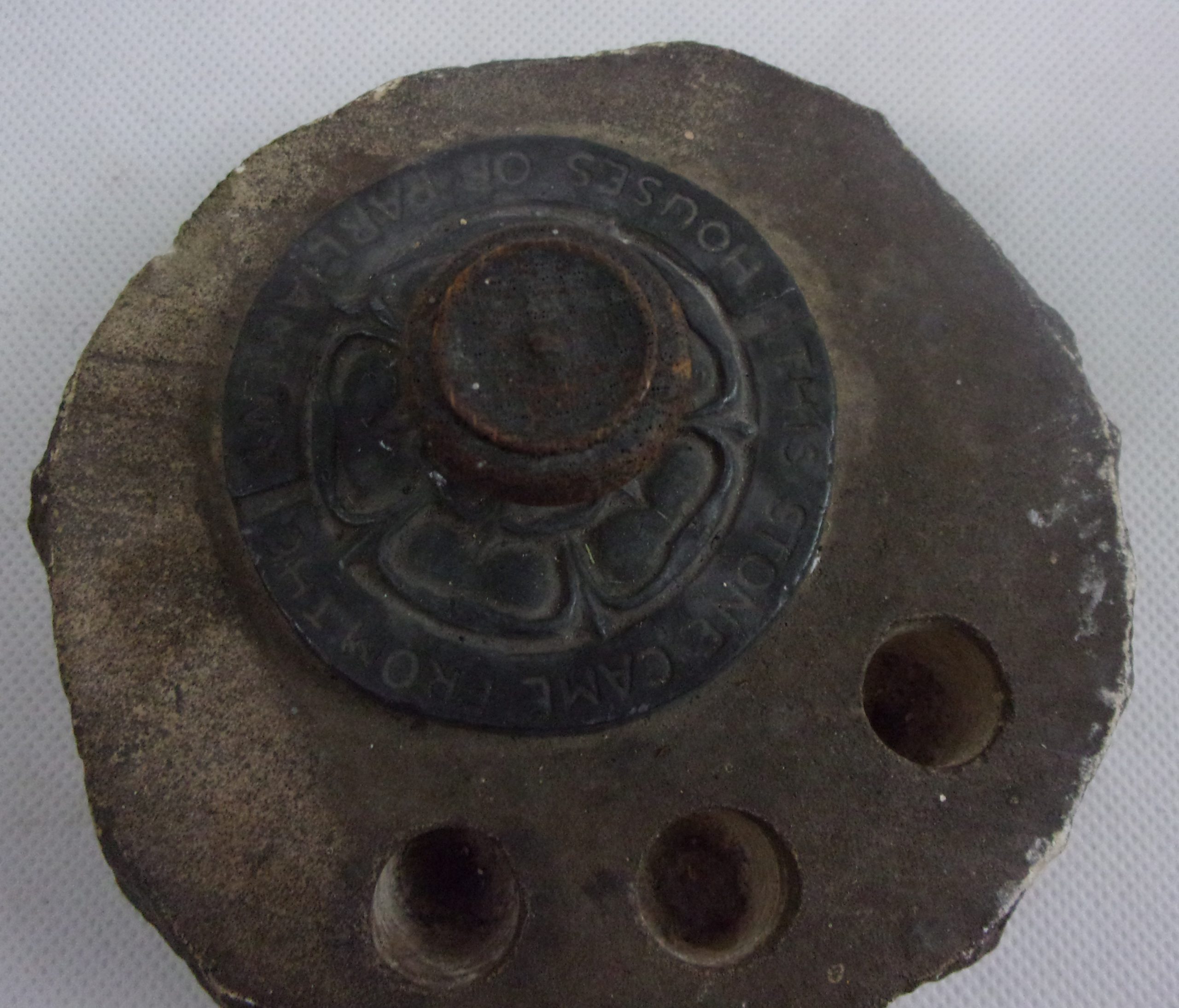 Stone Pen Stand Made From 1941 Houses Of Parliament Rubble - Image 2