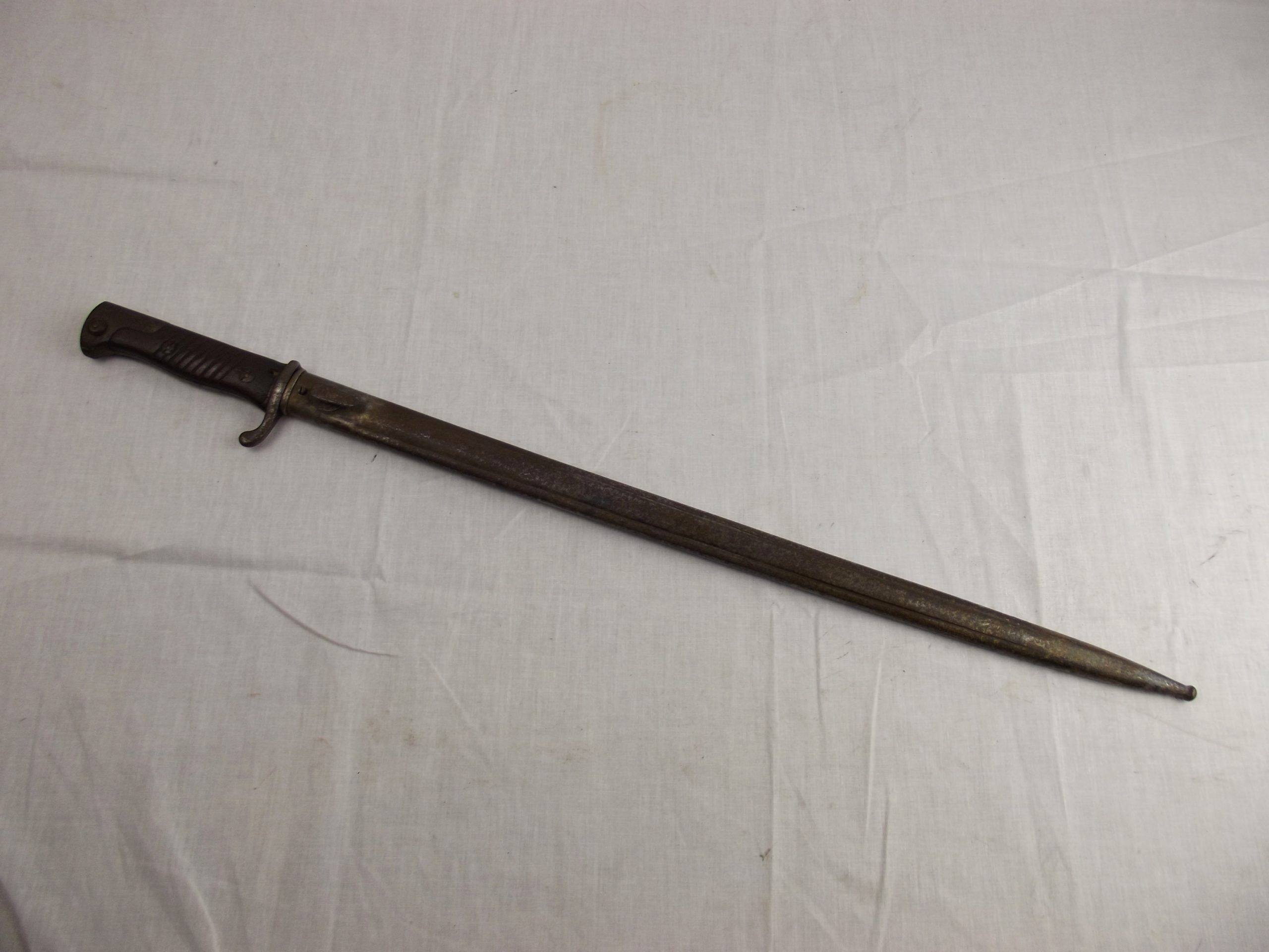 WW1 German Gew98 First Pattern Mauser Bayonet Dated 1905 with Steel Scabbard - Image 2