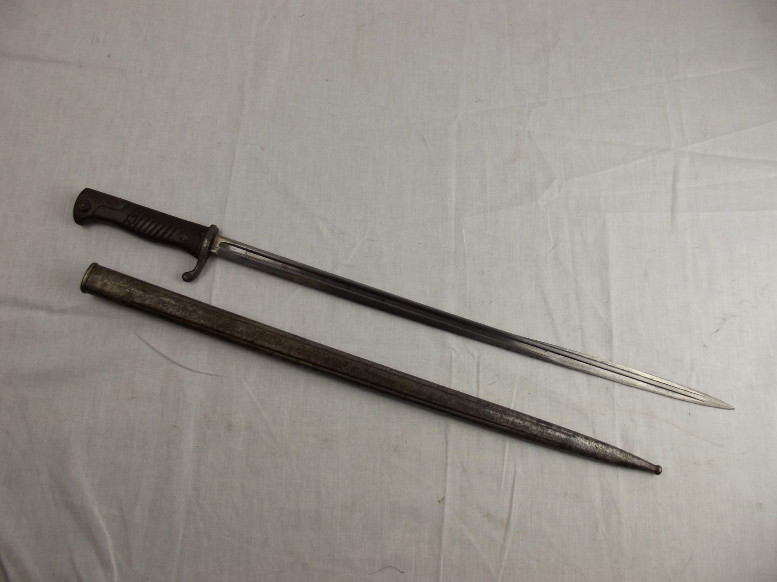 WW1 German Gew98 First Pattern Mauser Bayonet Dated 1905 with Steel Scabbard - Image 3