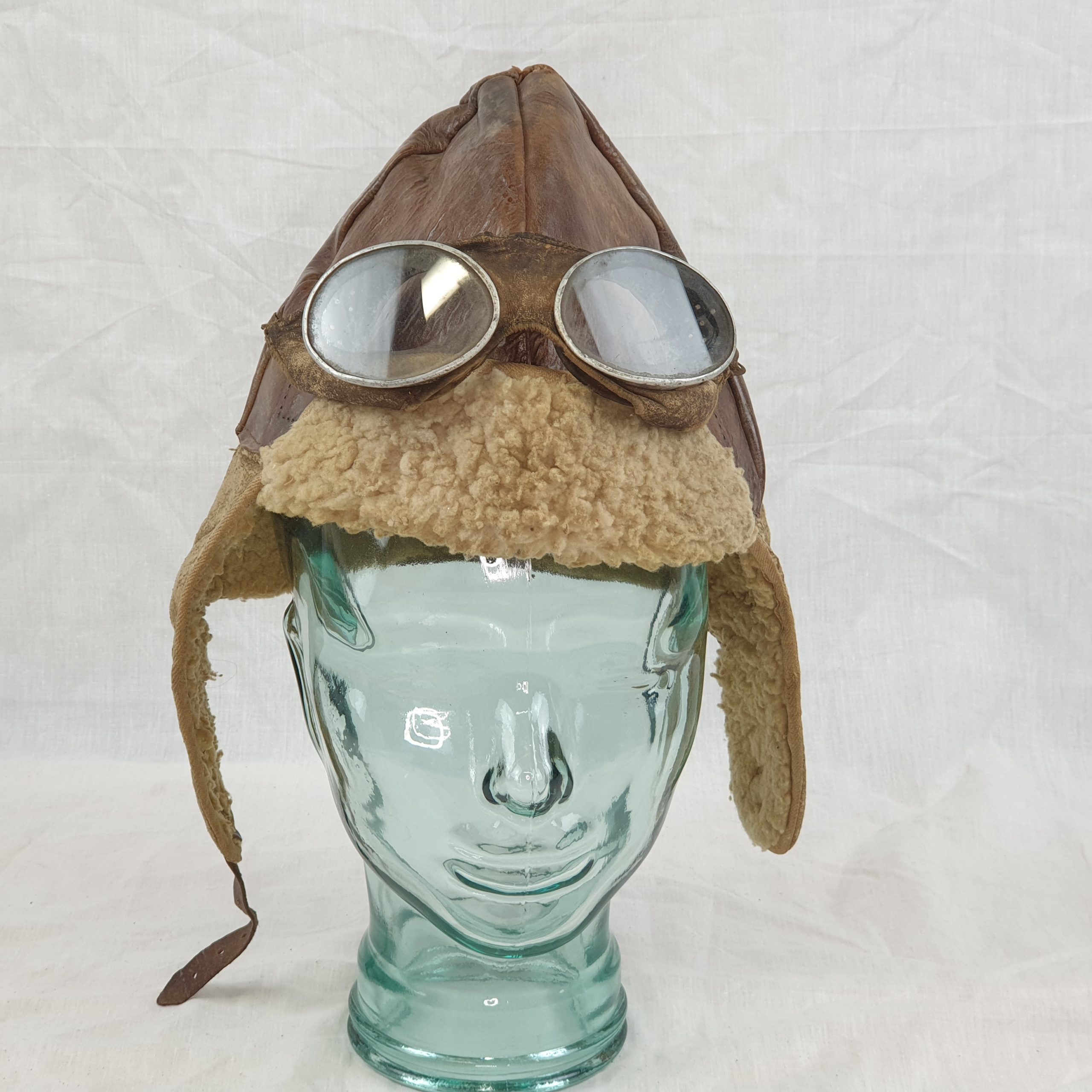WWI First World War period RFC RAF Royal Flying Corps Helmet, Goggles And Photograph Of Owner - Image 3