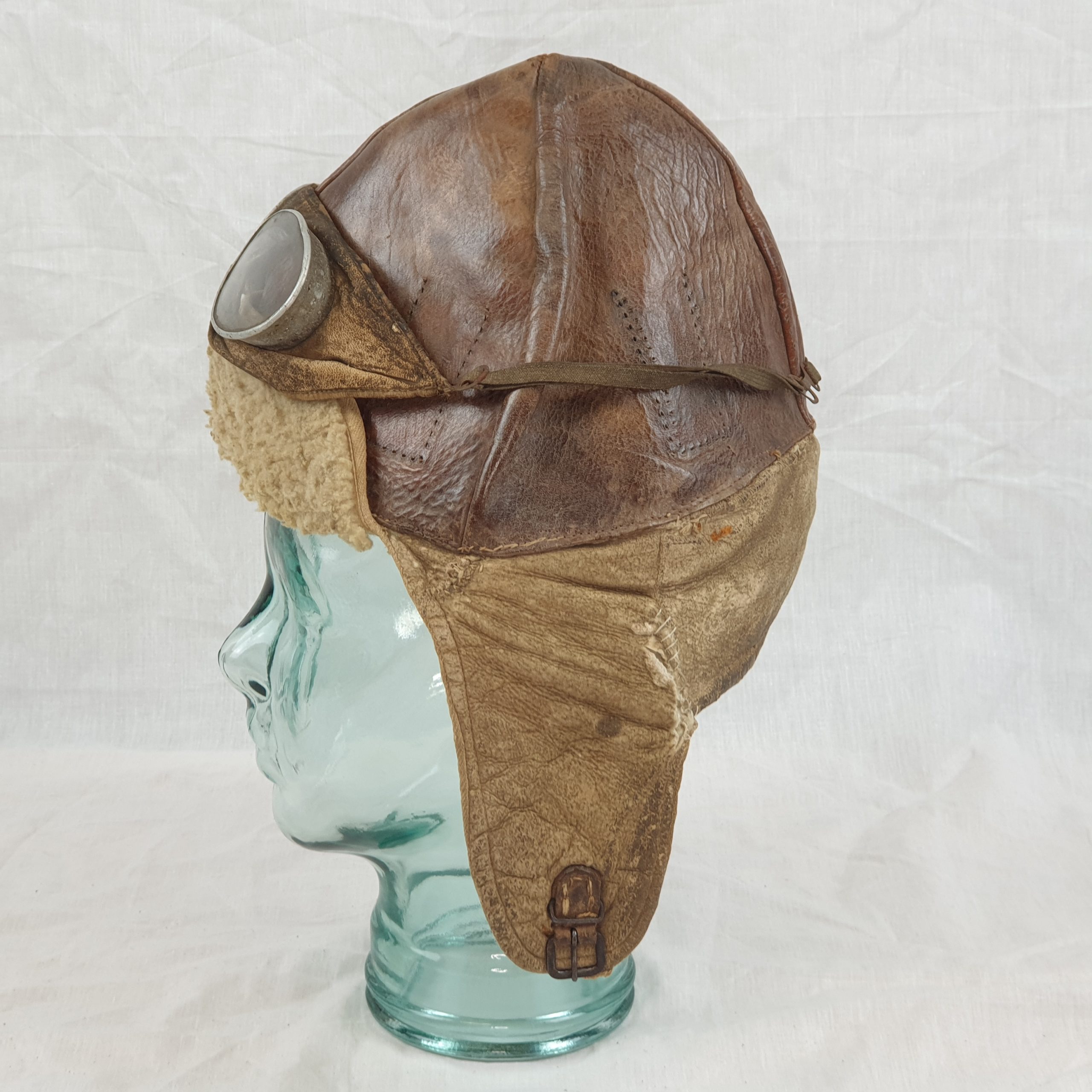 WWI First World War period RFC RAF Royal Flying Corps Helmet, Goggles And Photograph Of Owner - Image 2