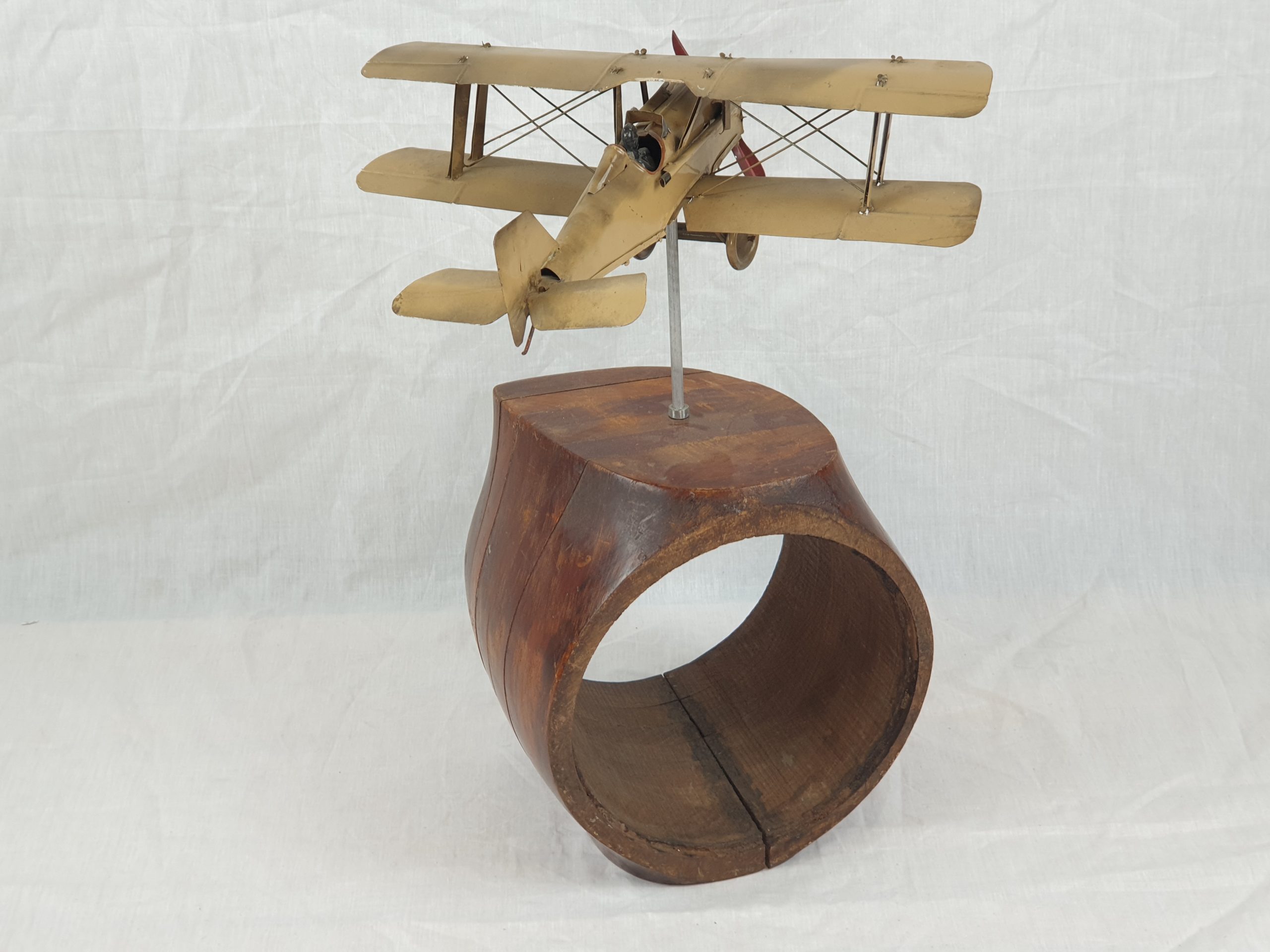 WWI First World War RFC Tinplate Model Of British Fighter S.E.5a On Its Propeller Hub - Image 3
