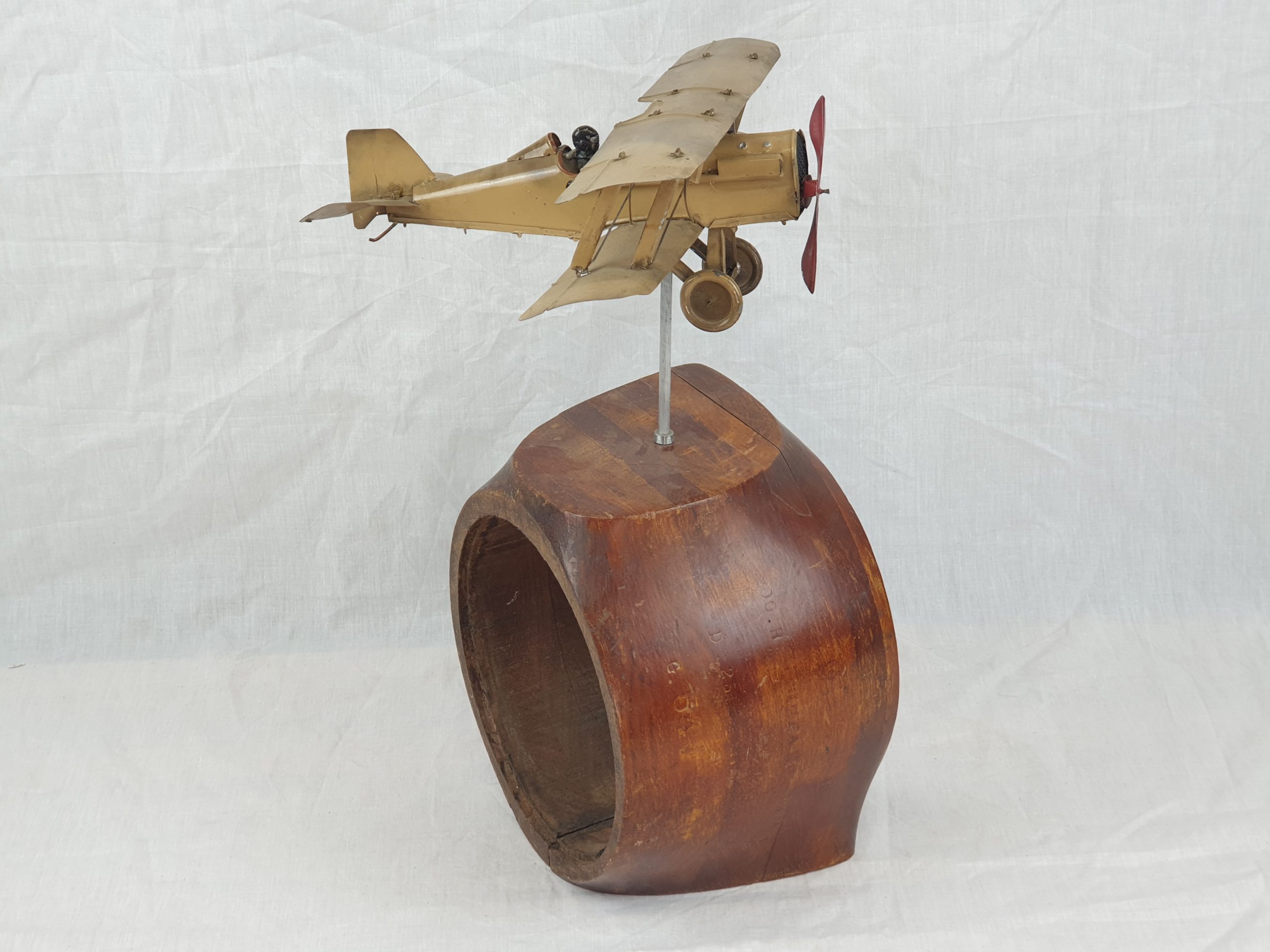 WWI First World War RFC Tinplate Model Of British Fighter S.E.5a On Its Propeller Hub - Image 6