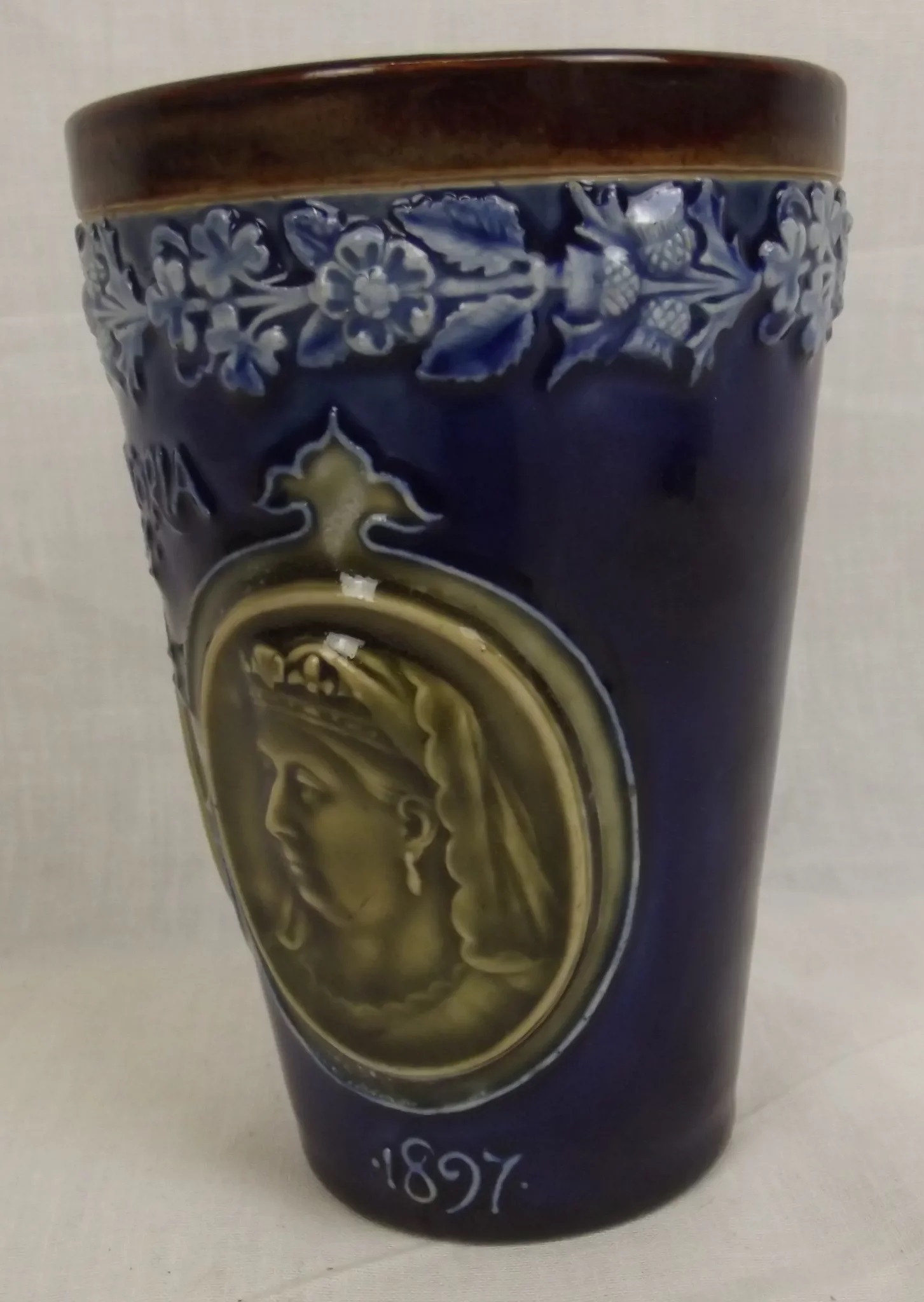 1897 Queen Victoria Diamond Jubilee Lambeth Beaker - Image 5