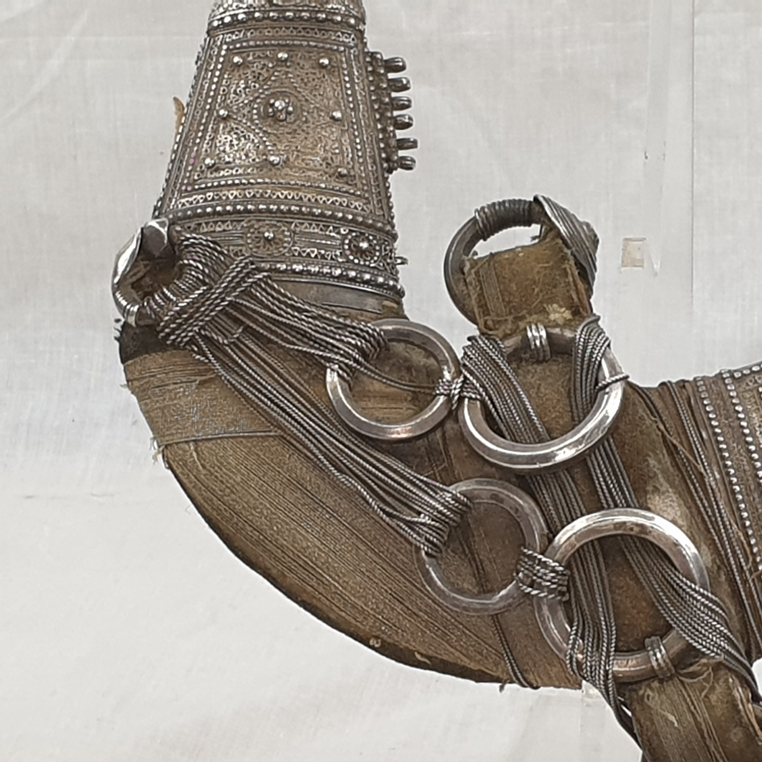 Circa 1900 Arabic White Metal Jambiya Dagger And Scabbard - Image 8