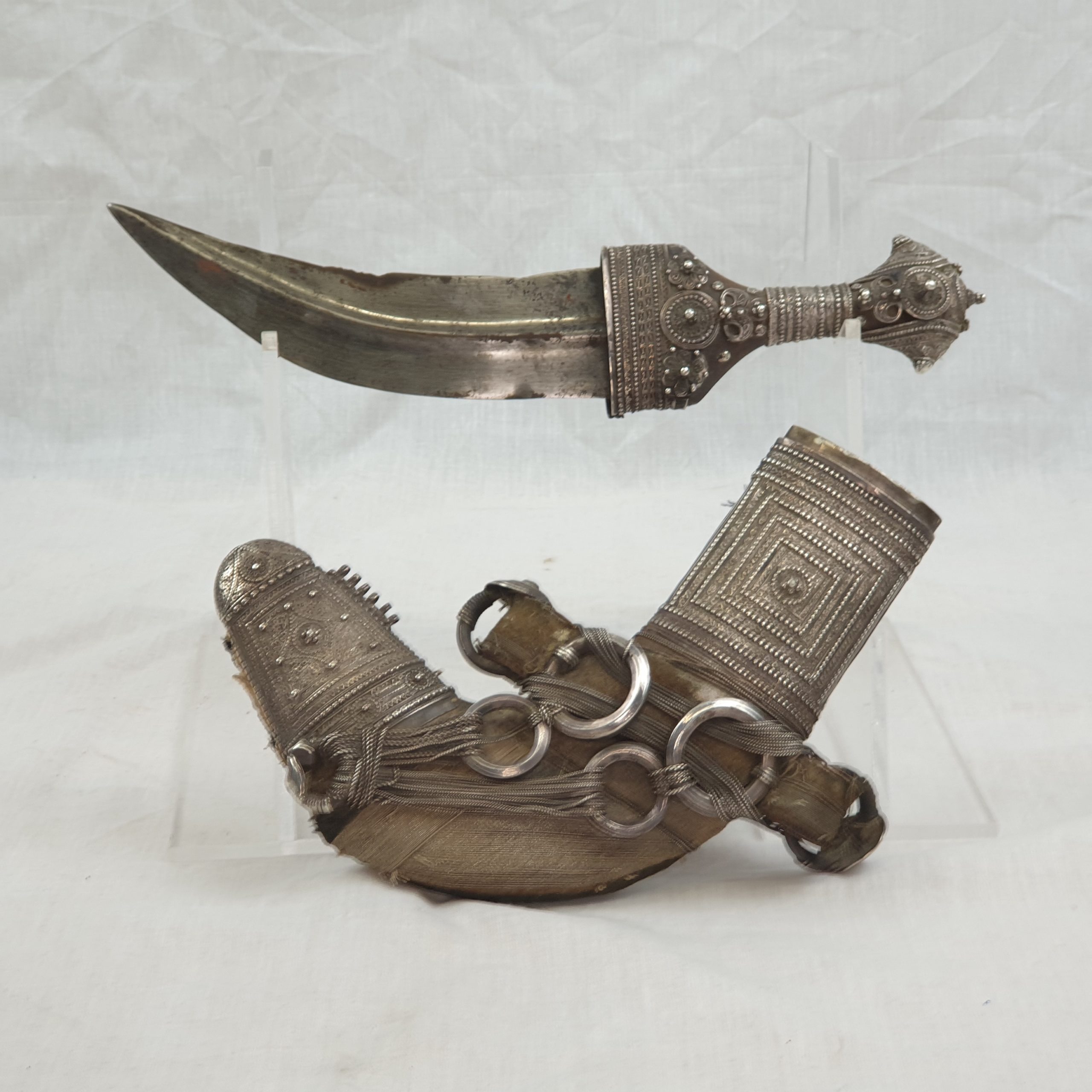 Circa 1900 Arabic White Metal Jambiya Dagger And Scabbard - Image 3