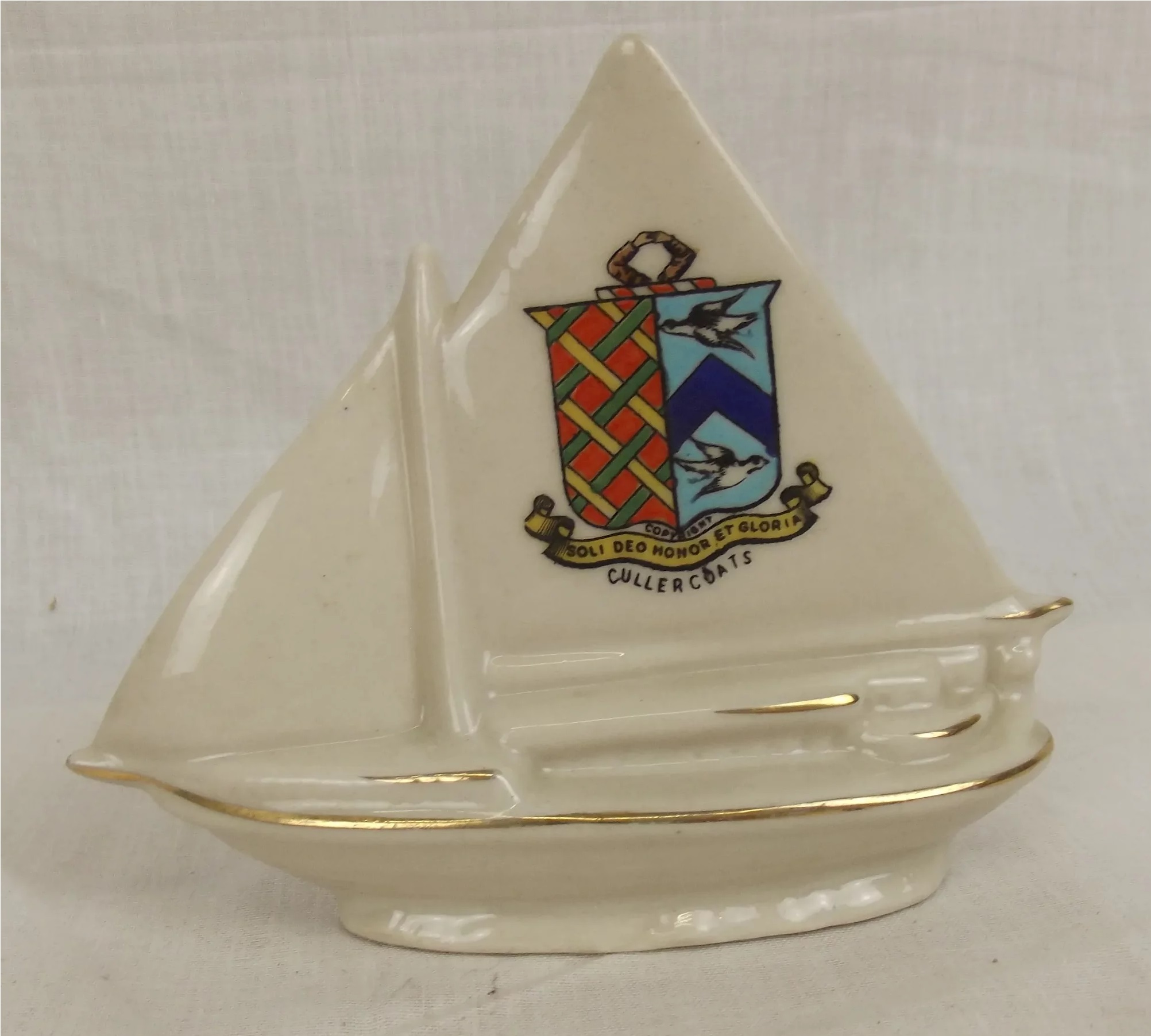 Carlton Crested China Sailing Yacht With Cullercoats Crest - Image 2