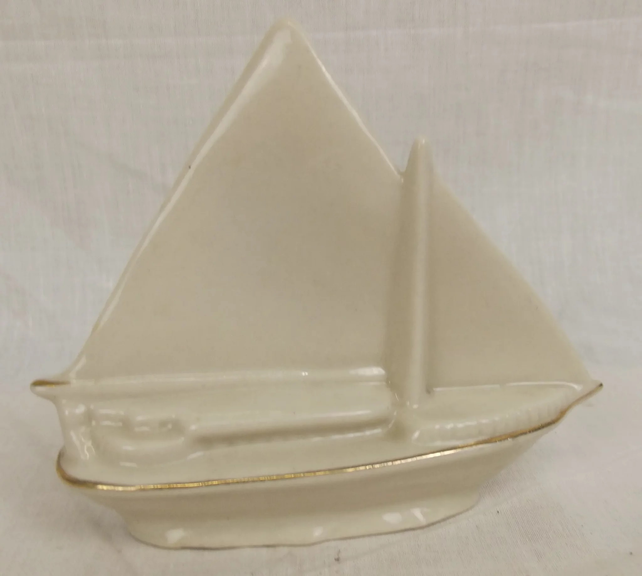 Carlton Crested China Sailing Yacht With Cullercoats Crest - Image 3