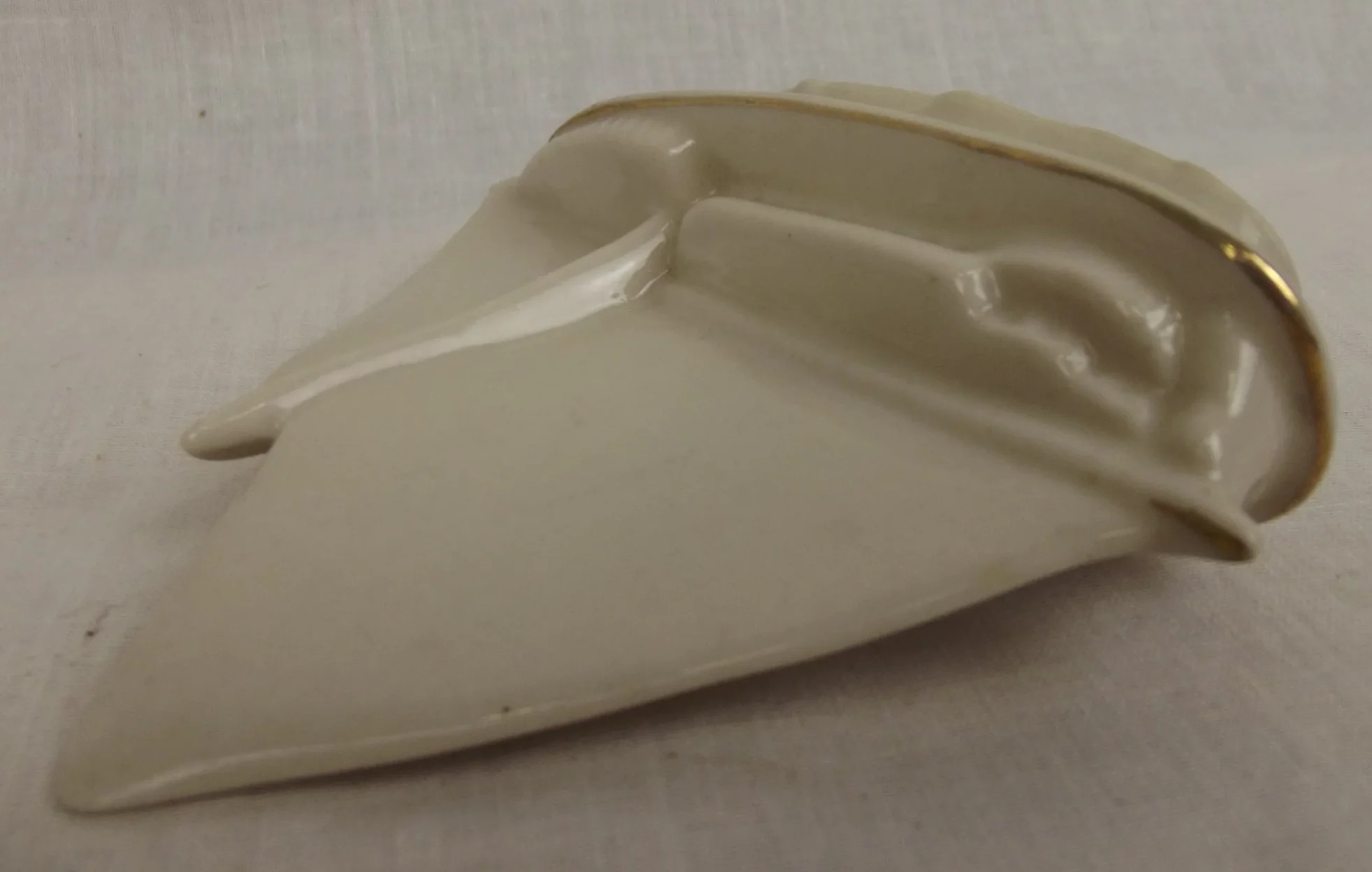 Carlton Crested China Sailing Yacht With Cullercoats Crest - Image 5