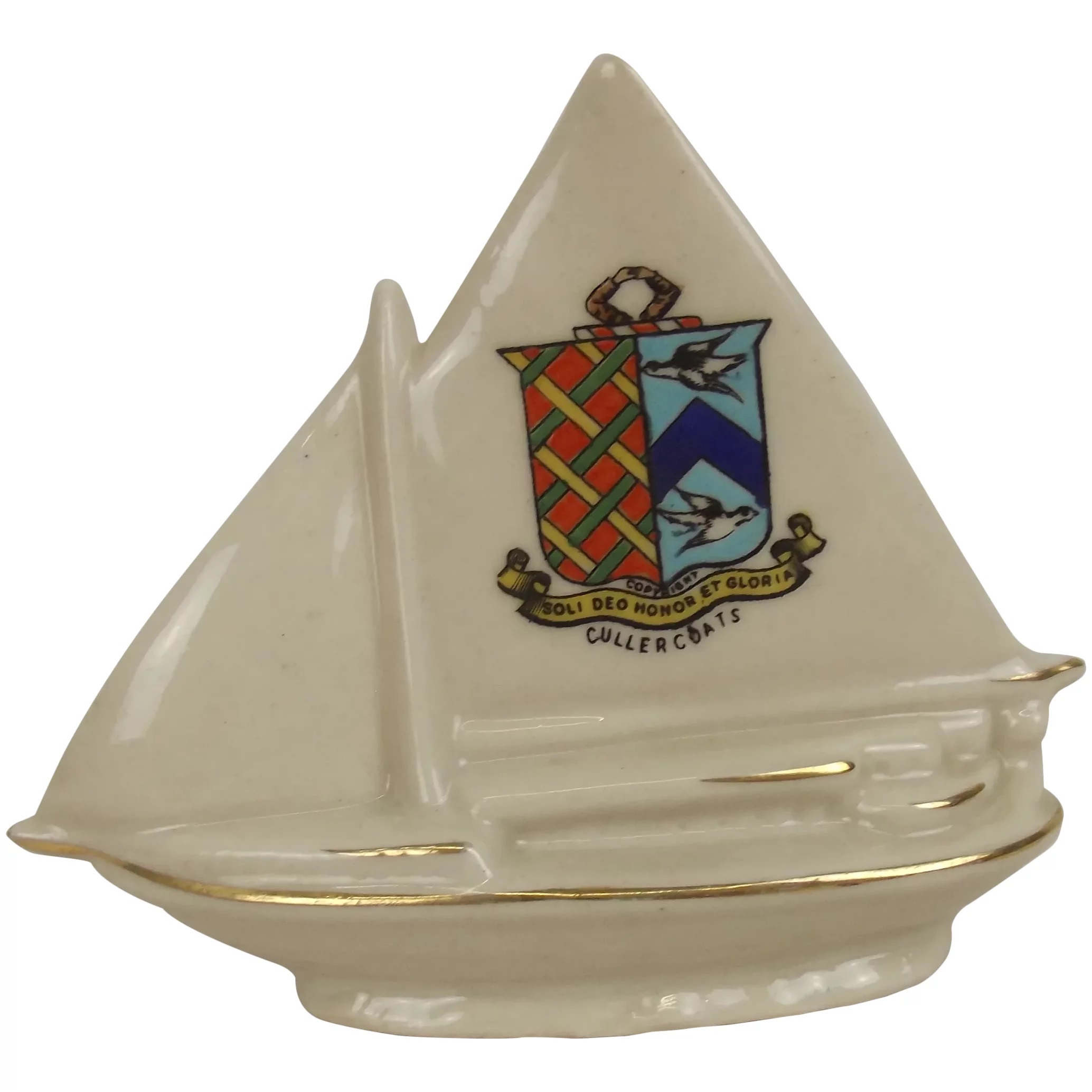 Carlton Crested China Sailing Yacht With Cullercoats Crest