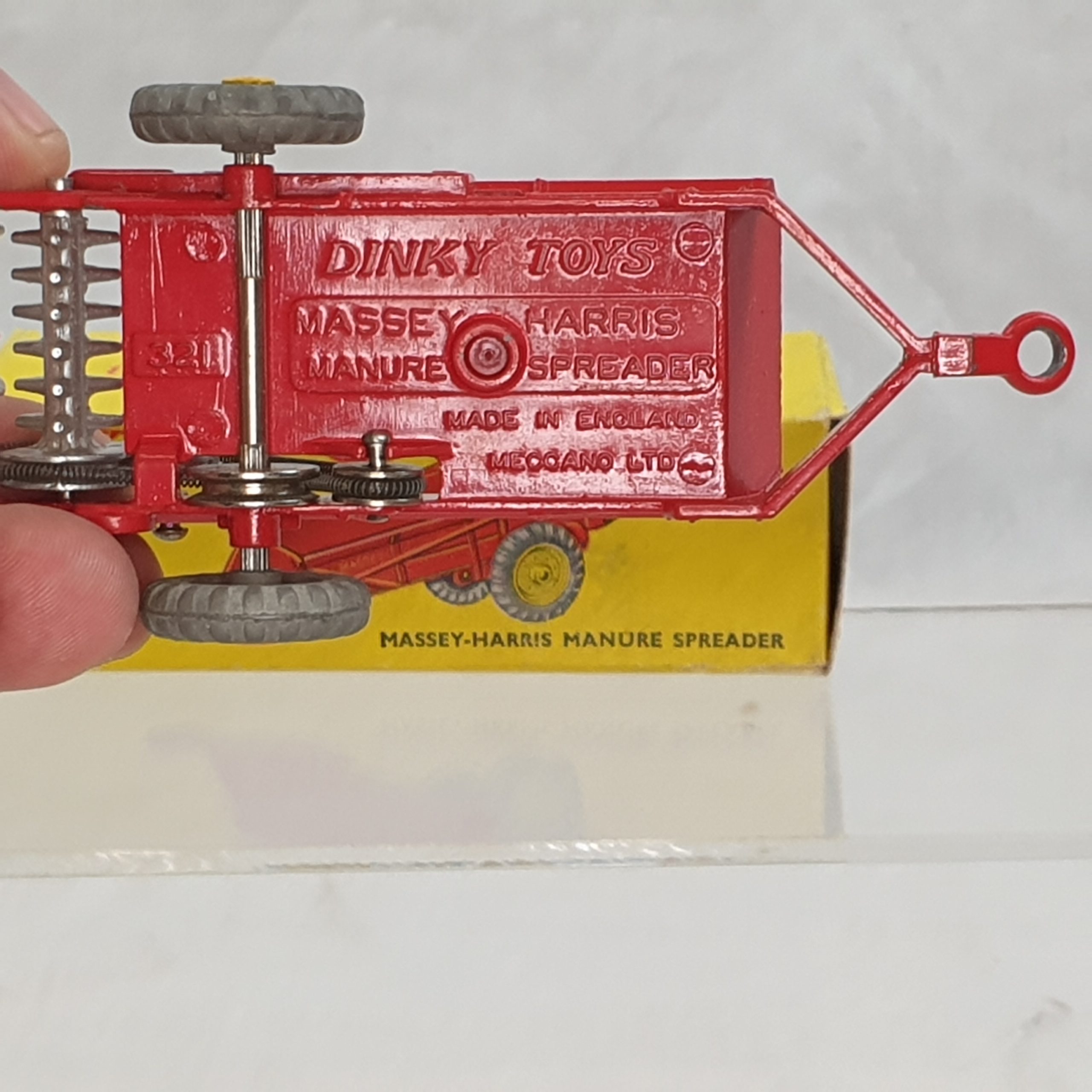 Dinky Toys 321 Massey-Harris Manure Spreader - Image 9