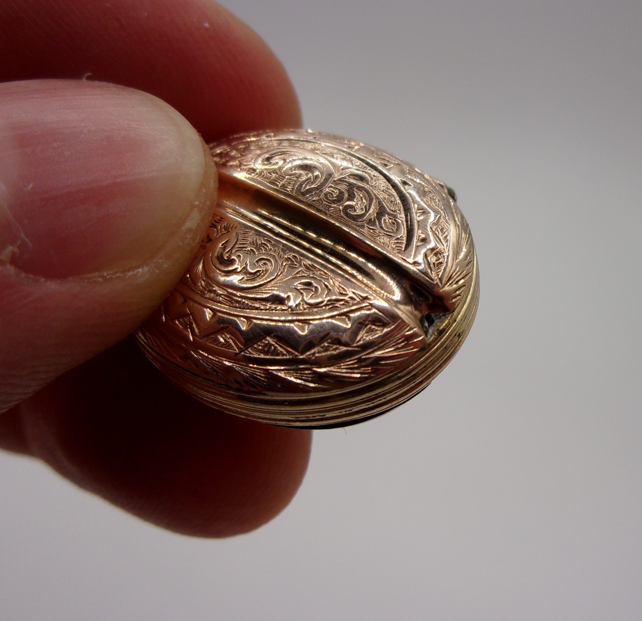 9ct Rose Gold Locket Pendant - Image 7
