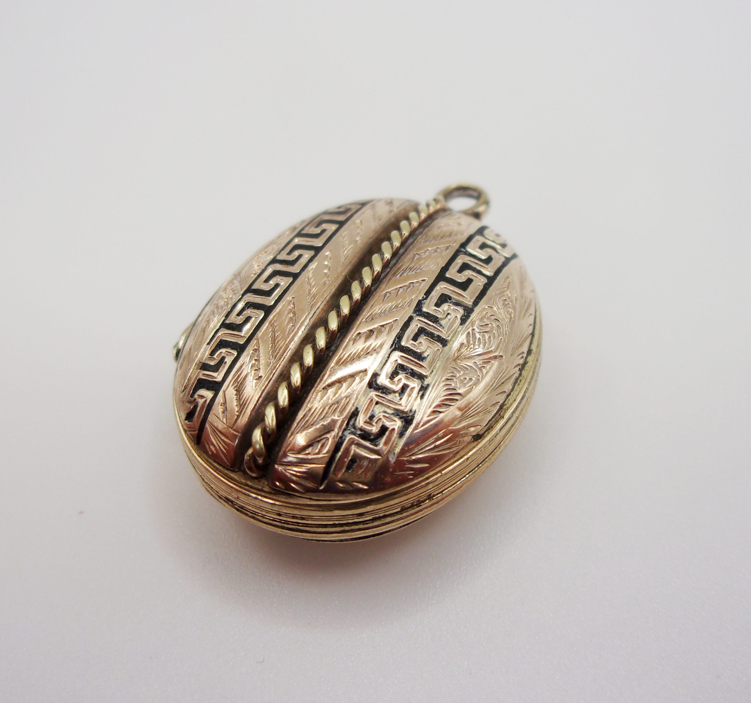 9ct Rose Gold Locket Pendant - Image 2