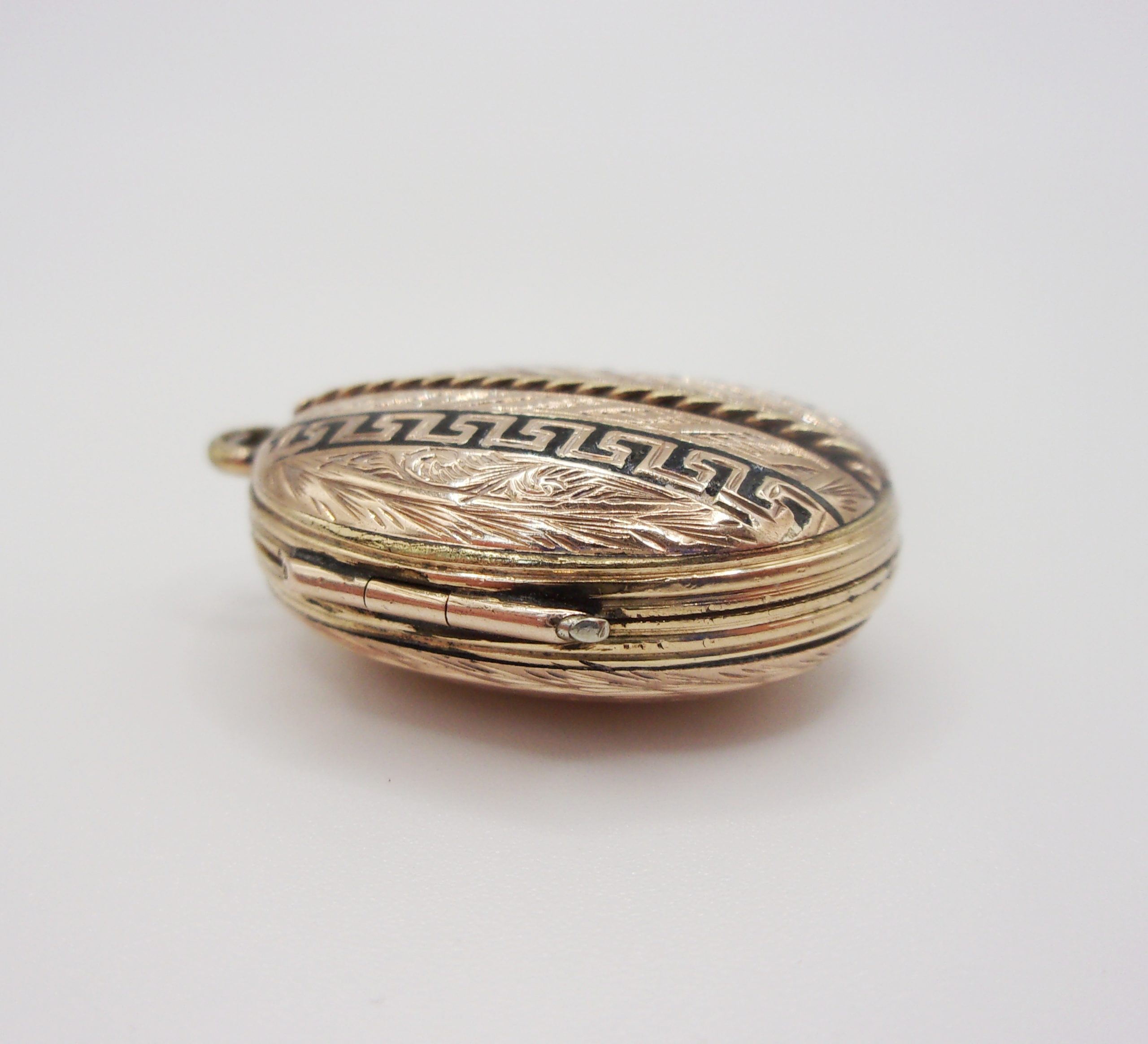 9ct Rose Gold Locket Pendant - Image 3
