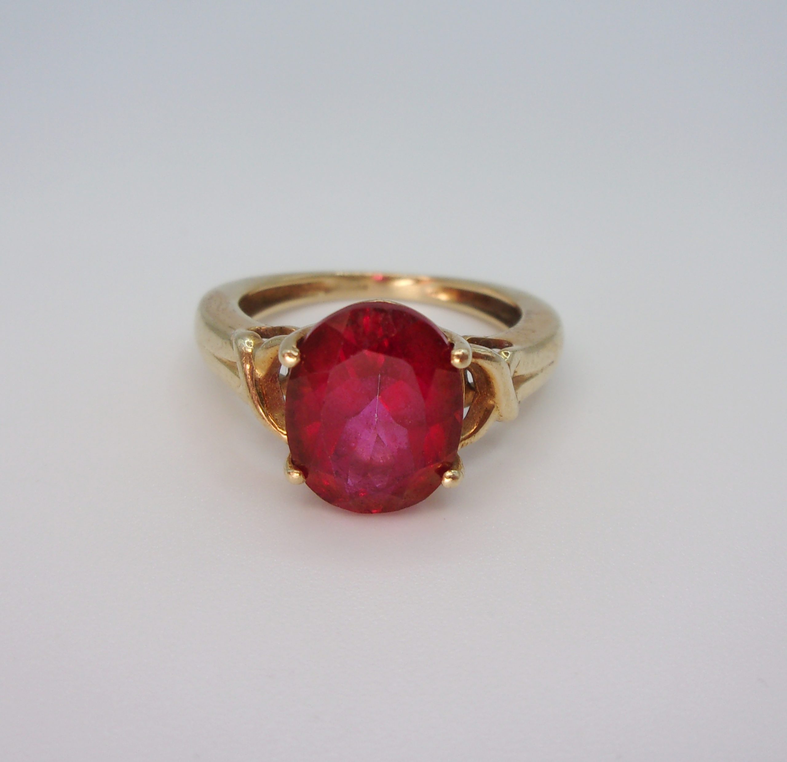 9ct Yellow Gold Ruby Ring UK Size J US 4 ¾