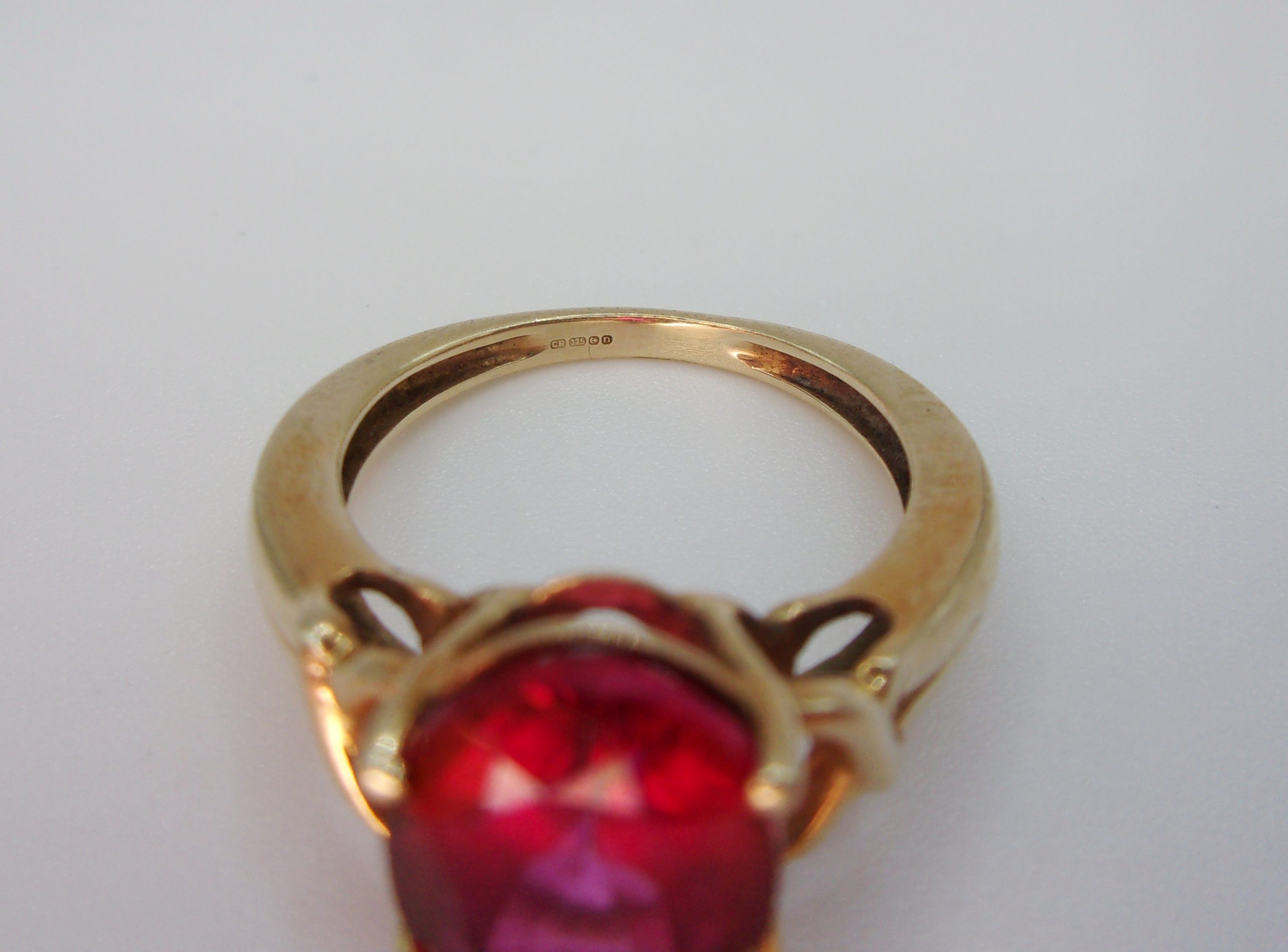 9ct Yellow Gold Ruby Ring UK Size J US 4 ¾ - Image 4