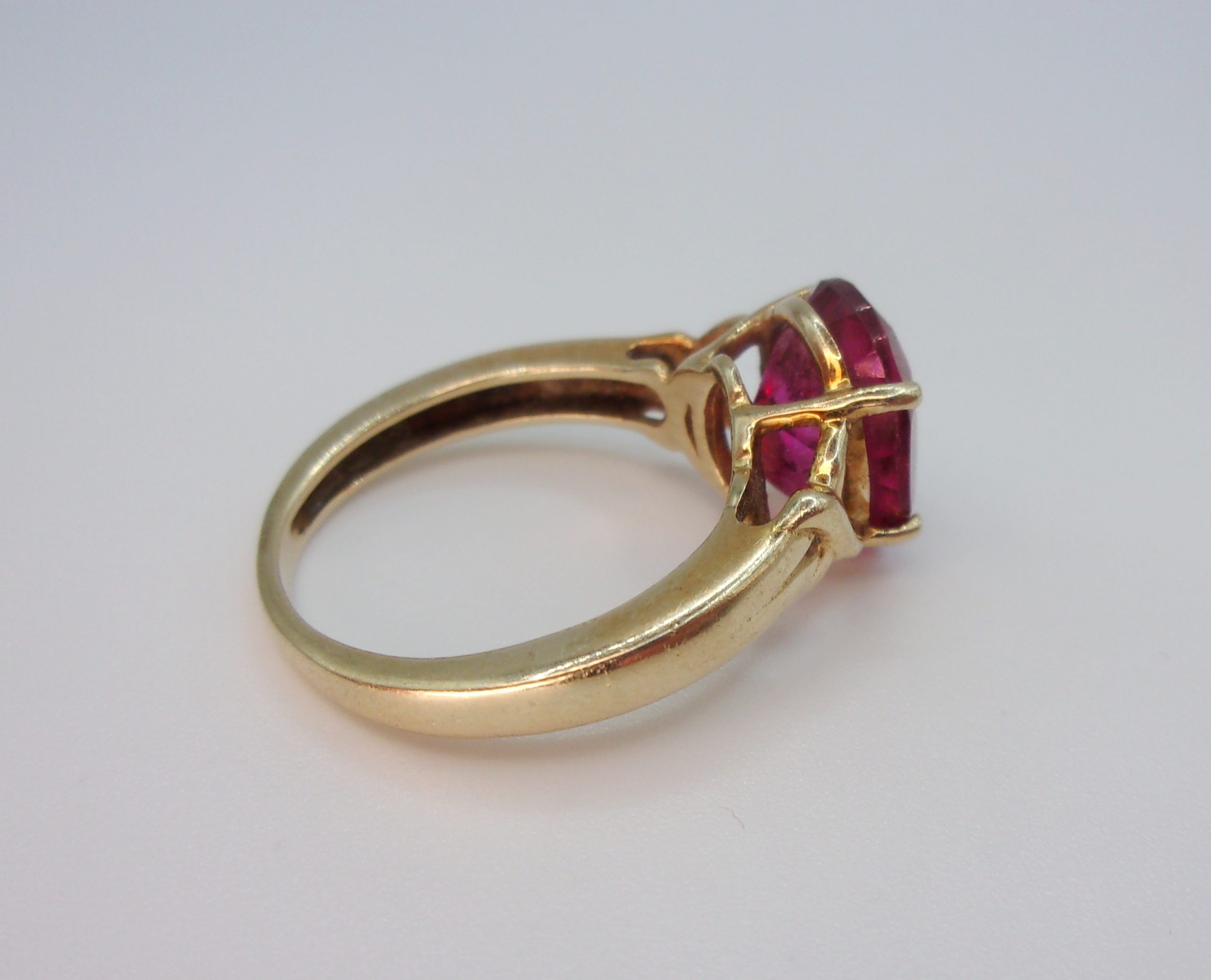 9ct Yellow Gold Ruby Ring UK Size J US 4 ¾ - Image 5
