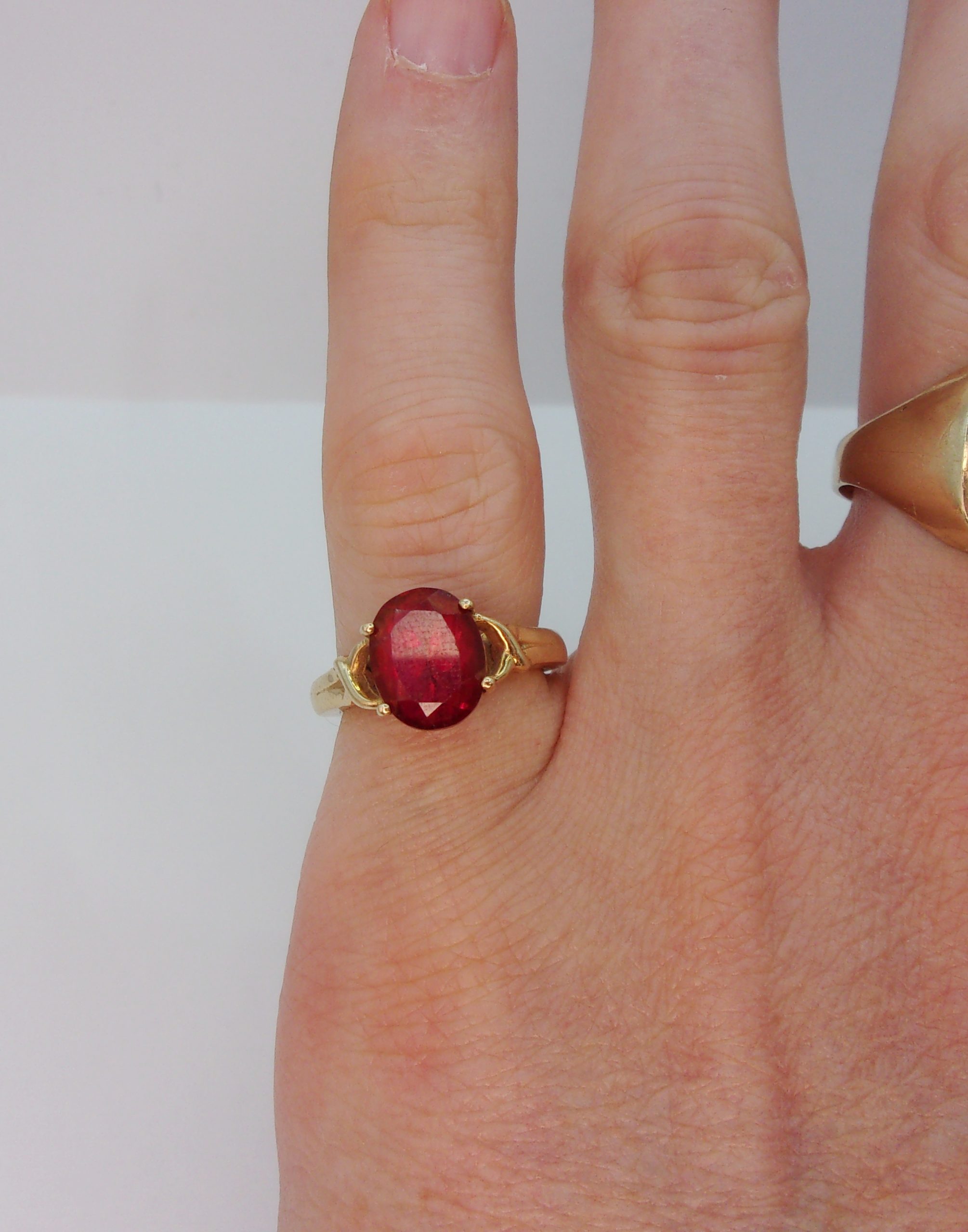9ct Yellow Gold Ruby Ring UK Size J US 4 ¾ - Image 7