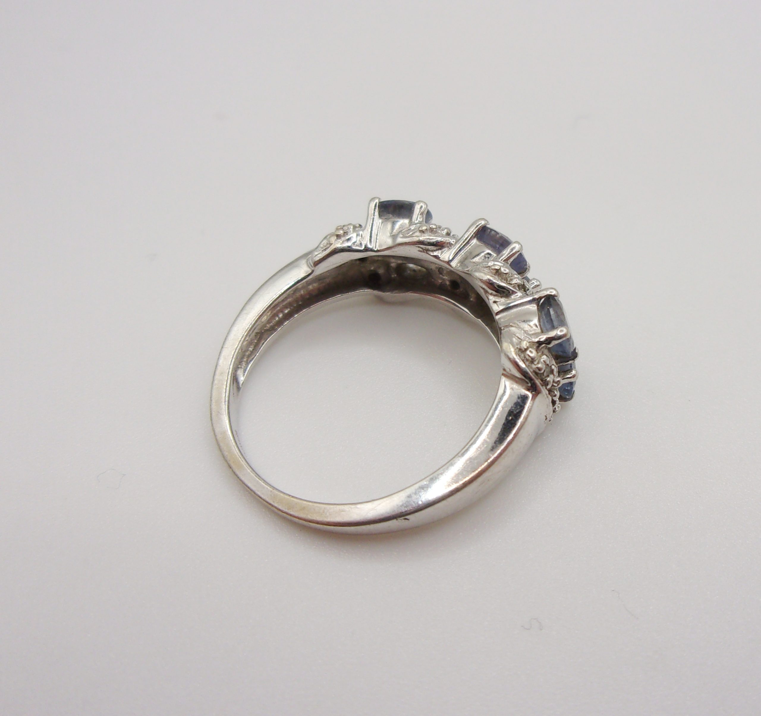 9ct White Gold Sapphire & Diamond Cluster Ring UK Size J+ US 5 - Image 3