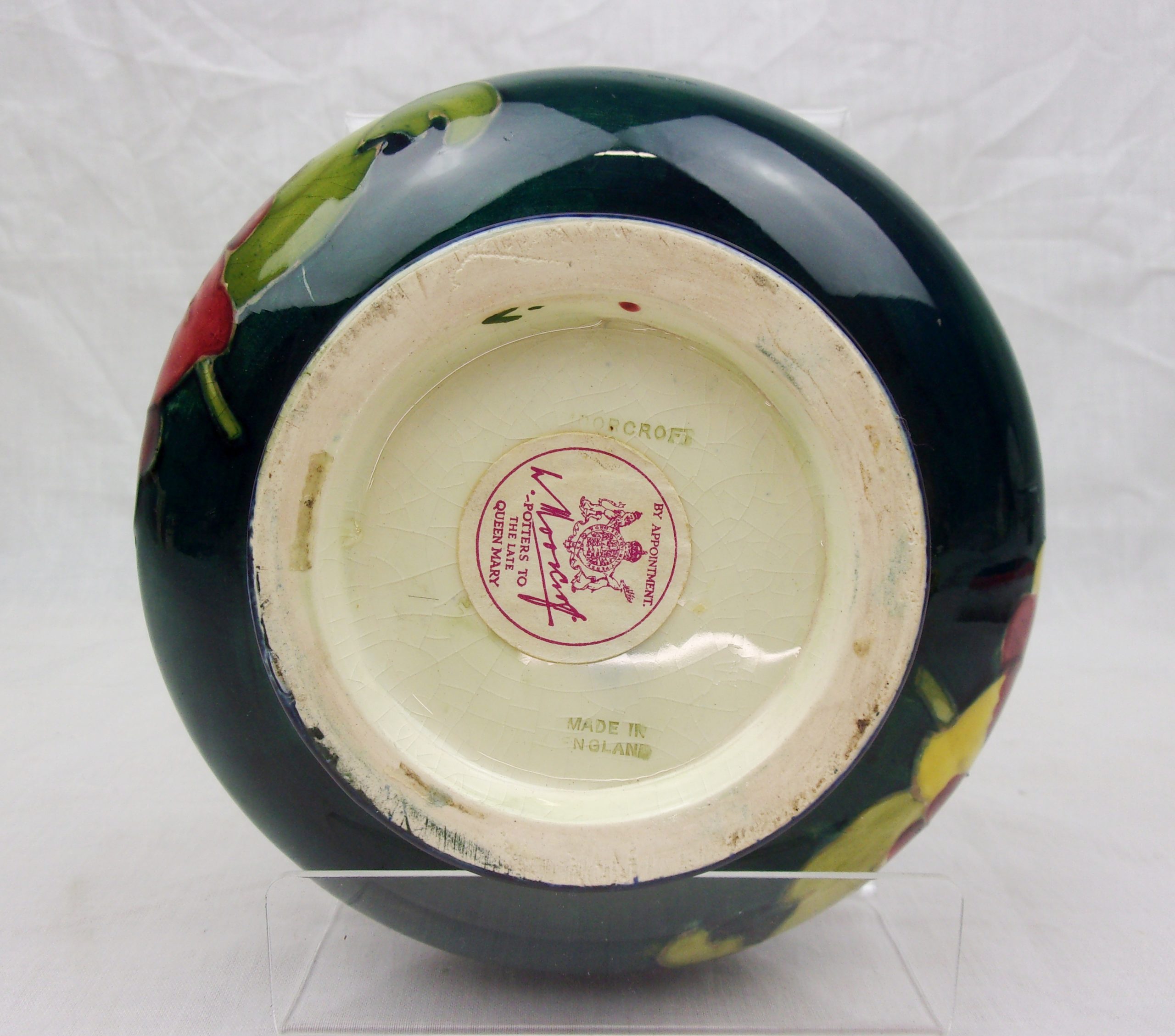 Moorcroft Hibiscus Pattern Bowl with Queen Mary Label - Image 6