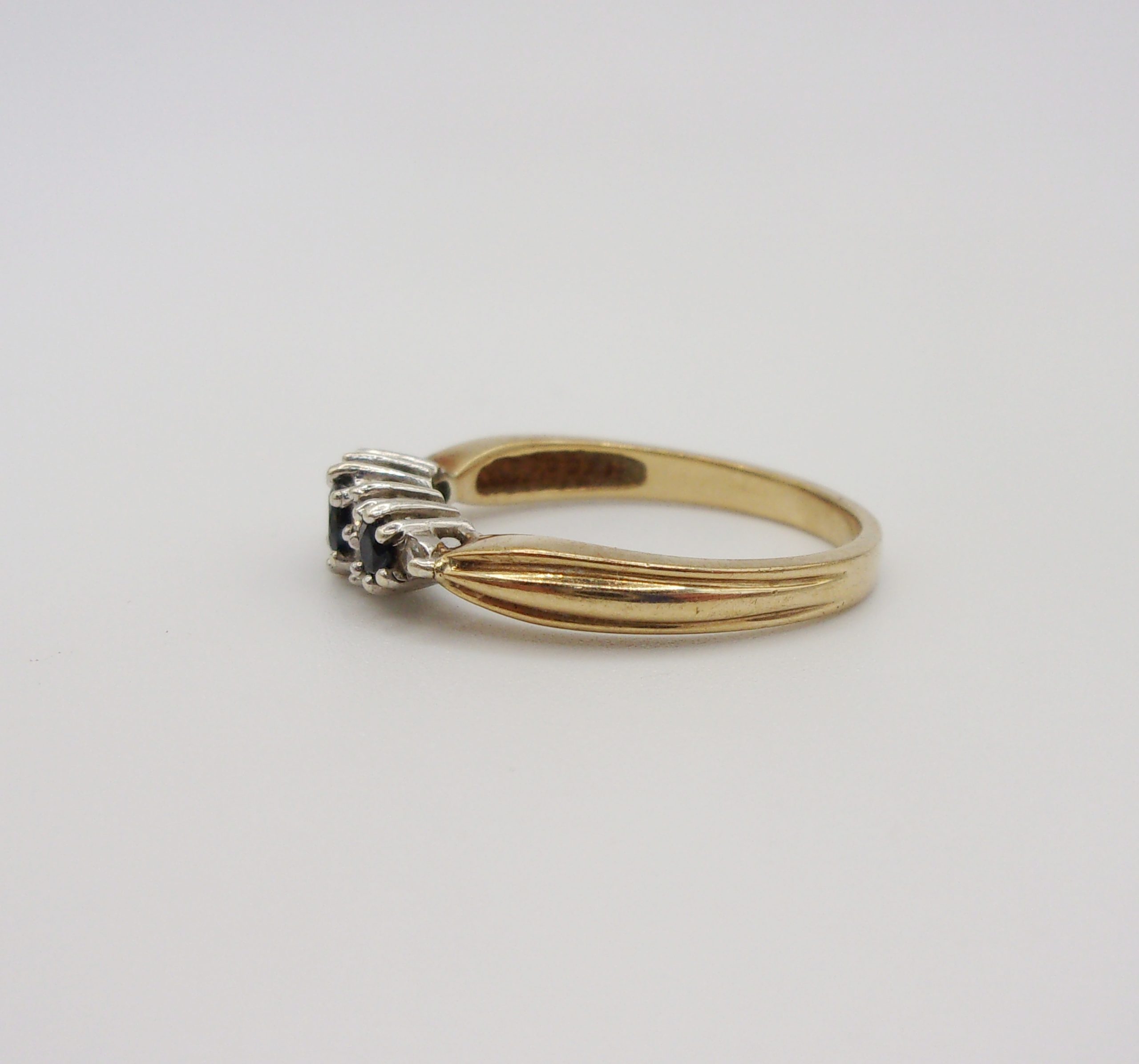 9ct Yellow Gold Sapphire & Diamond Ring UK Size P US 7 ½ - Image 2