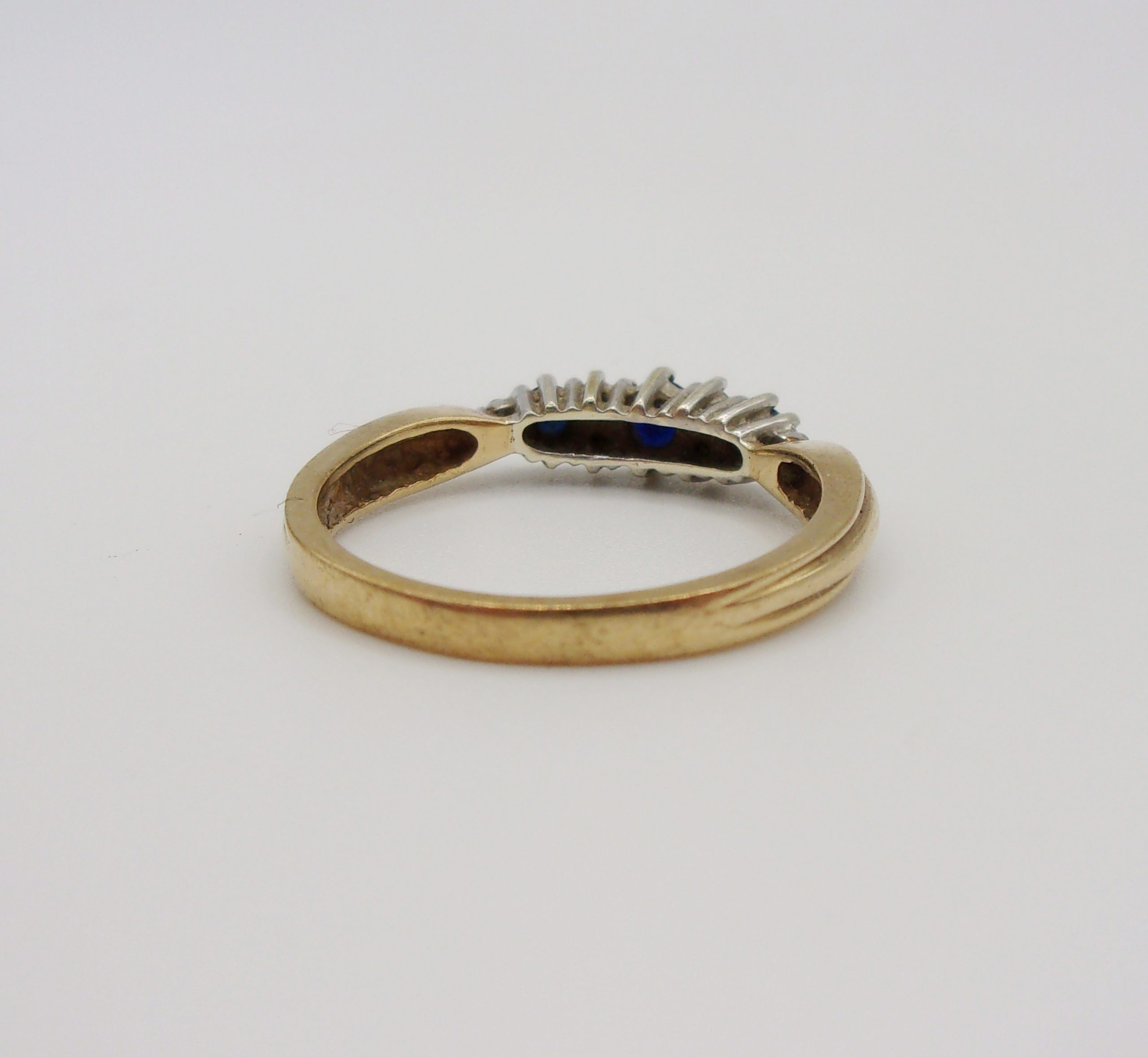 9ct Yellow Gold Sapphire & Diamond Ring UK Size P US 7 ½ - Image 3