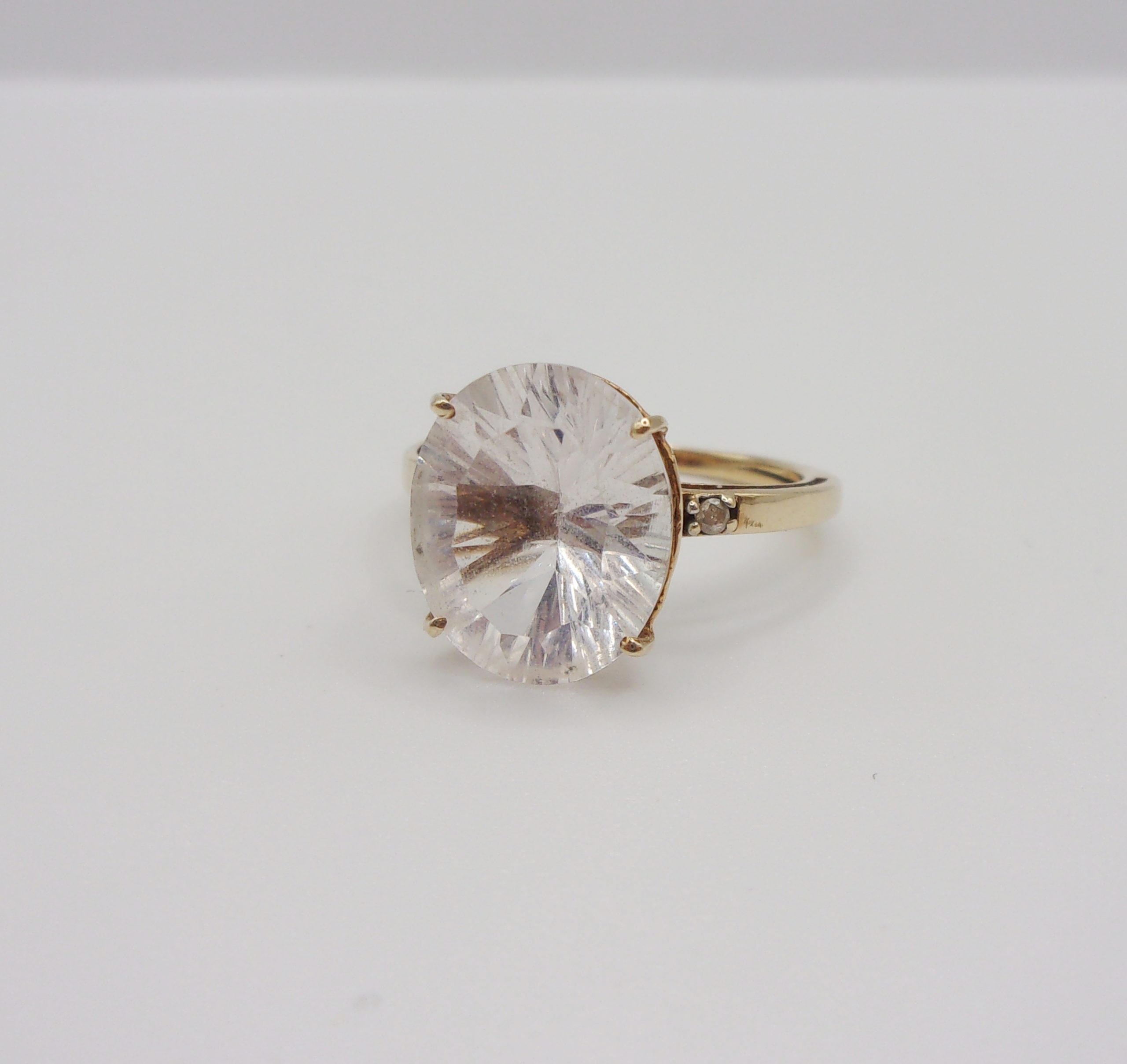 9ct Yellow Gold White Aquamarine & Diamond Ring UK Size K US 5 ¼ - Image 2