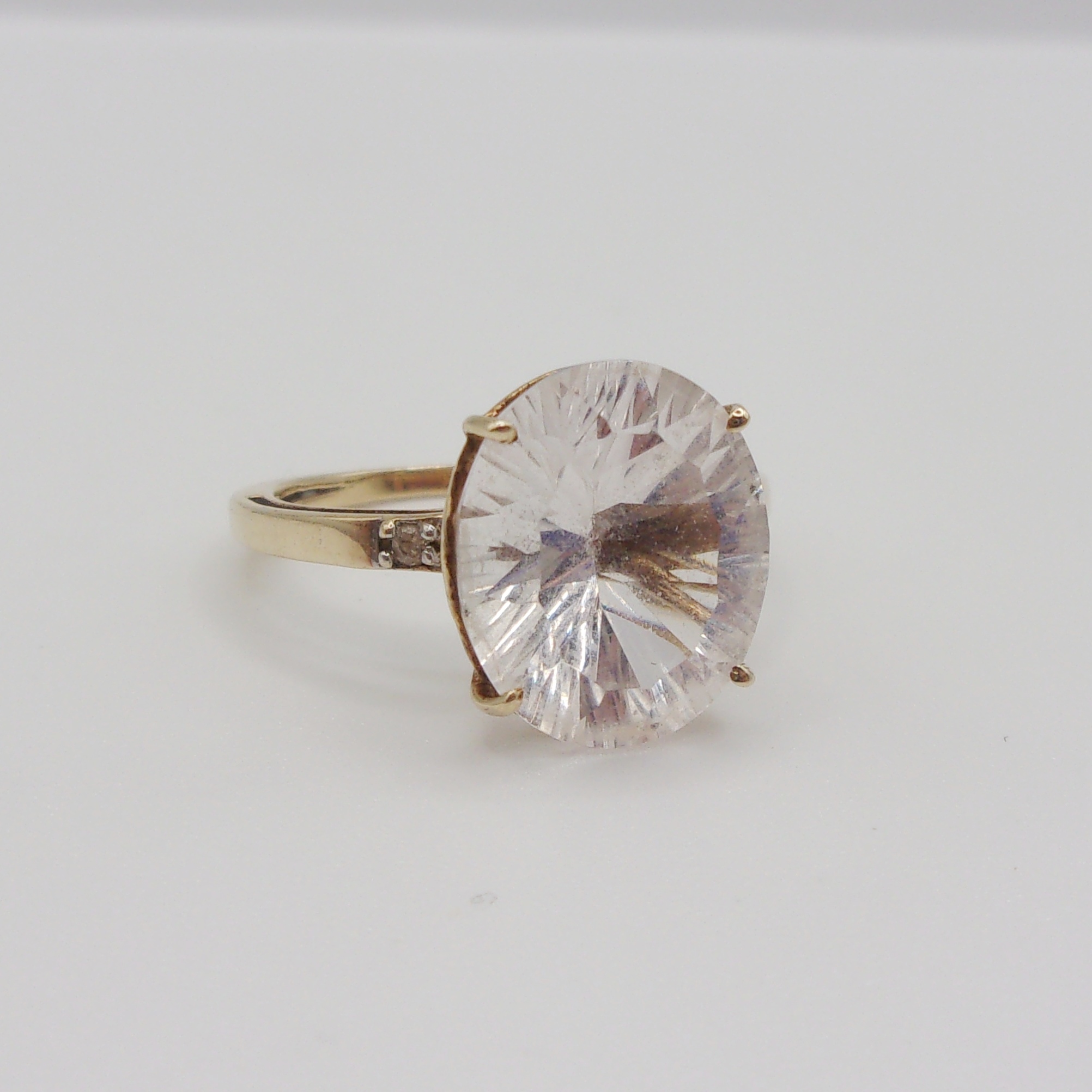 9ct Yellow Gold White Aquamarine & Diamond Ring UK Size K US 5 ¼ - Image 3