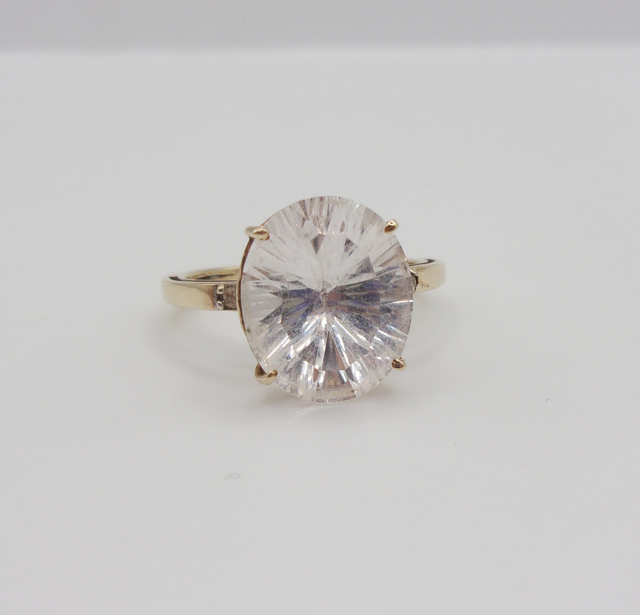 9ct Yellow Gold White Aquamarine & Diamond Ring UK Size K US 5 ¼