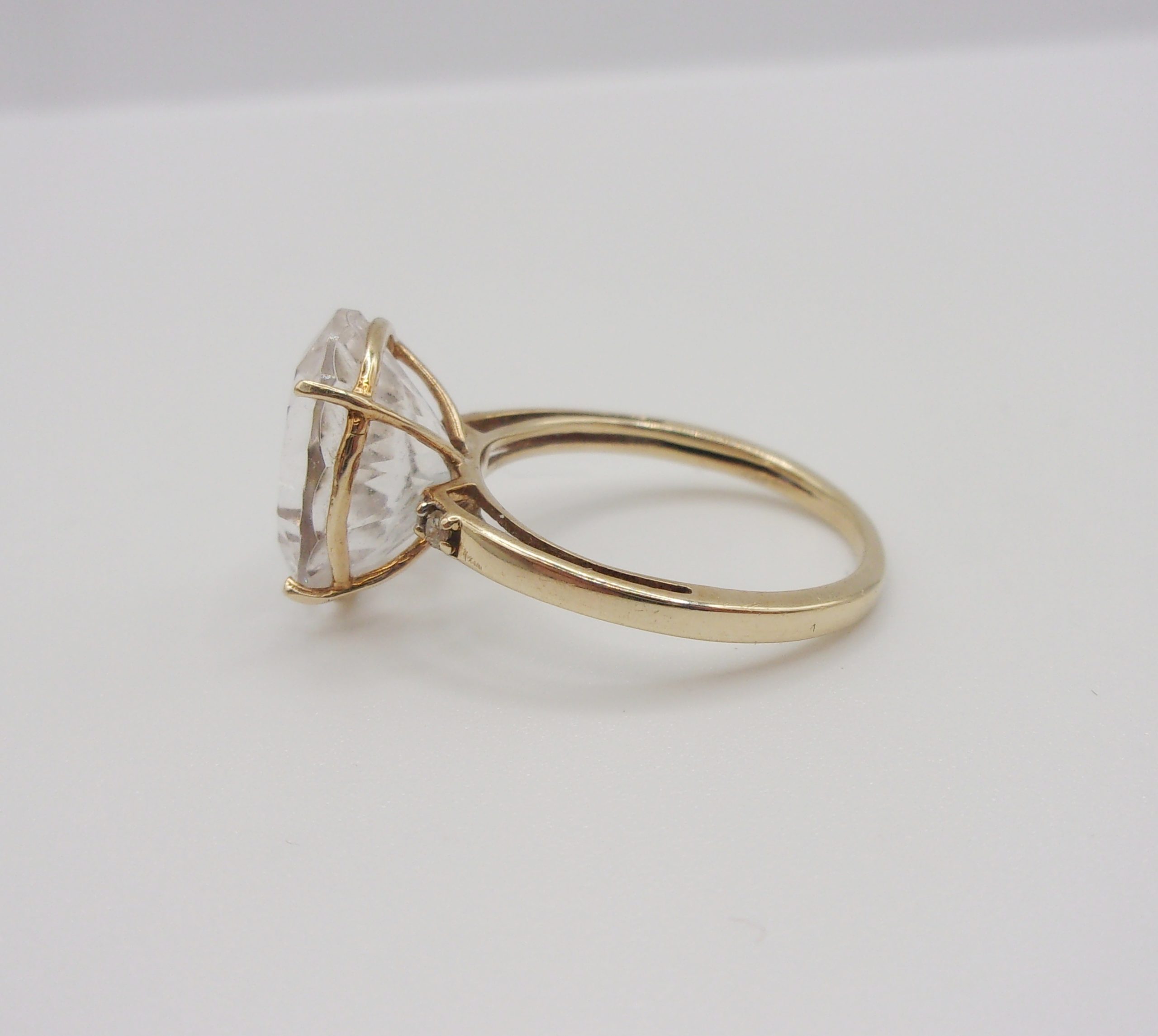 9ct Yellow Gold White Aquamarine & Diamond Ring UK Size K US 5 ¼ - Image 4