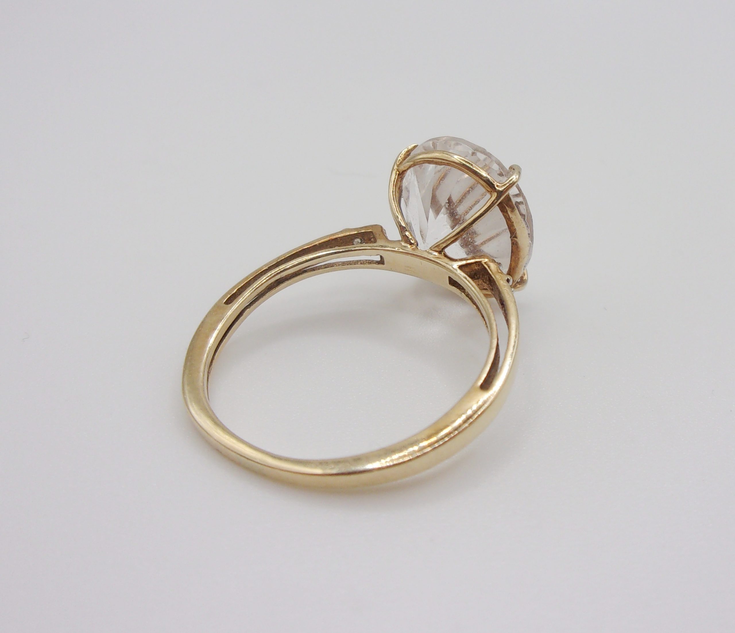 9ct Yellow Gold White Aquamarine & Diamond Ring UK Size K US 5 ¼ - Image 5