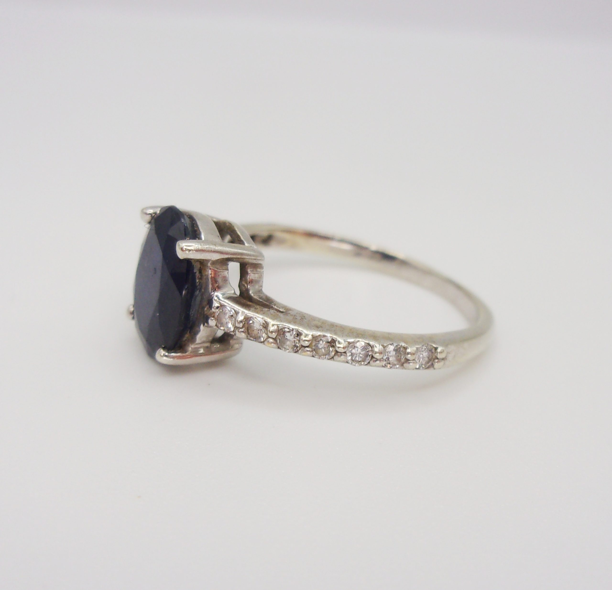 9ct White Gold Sapphire & Diamond Ring UK Size K US 5 ¼ - Image 2