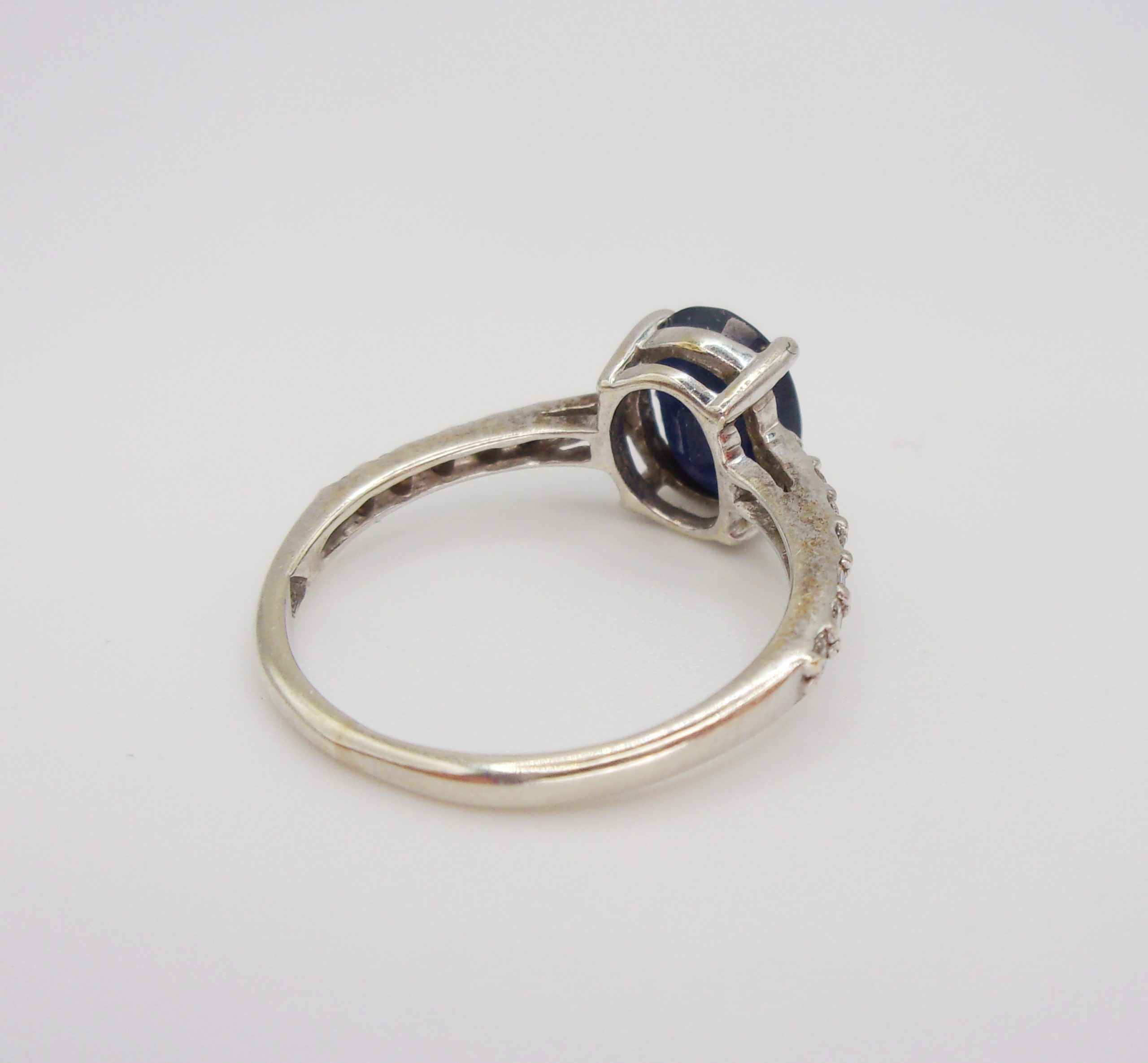9ct White Gold Sapphire & Diamond Ring UK Size K US 5 ¼ - Image 3