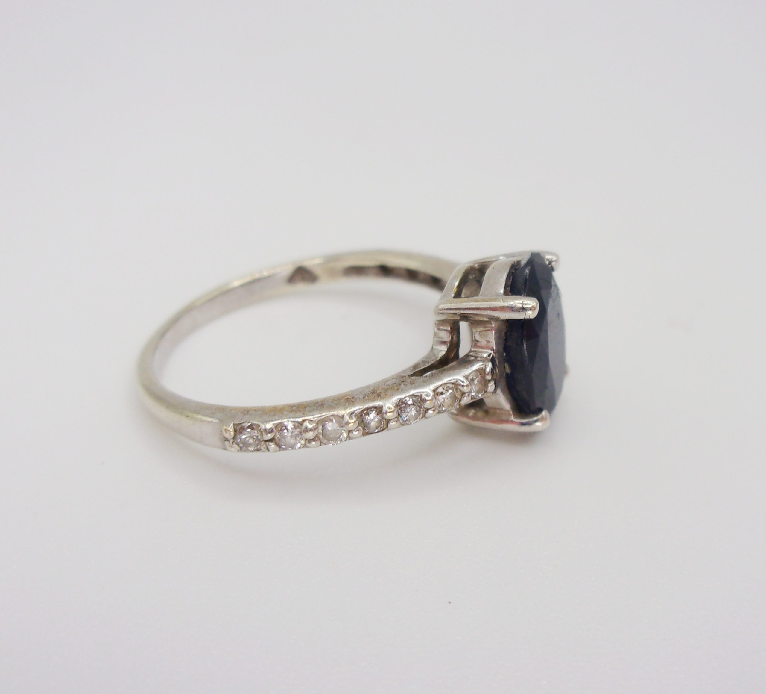 9ct White Gold Sapphire & Diamond Ring UK Size K US 5 ¼ - Image 4
