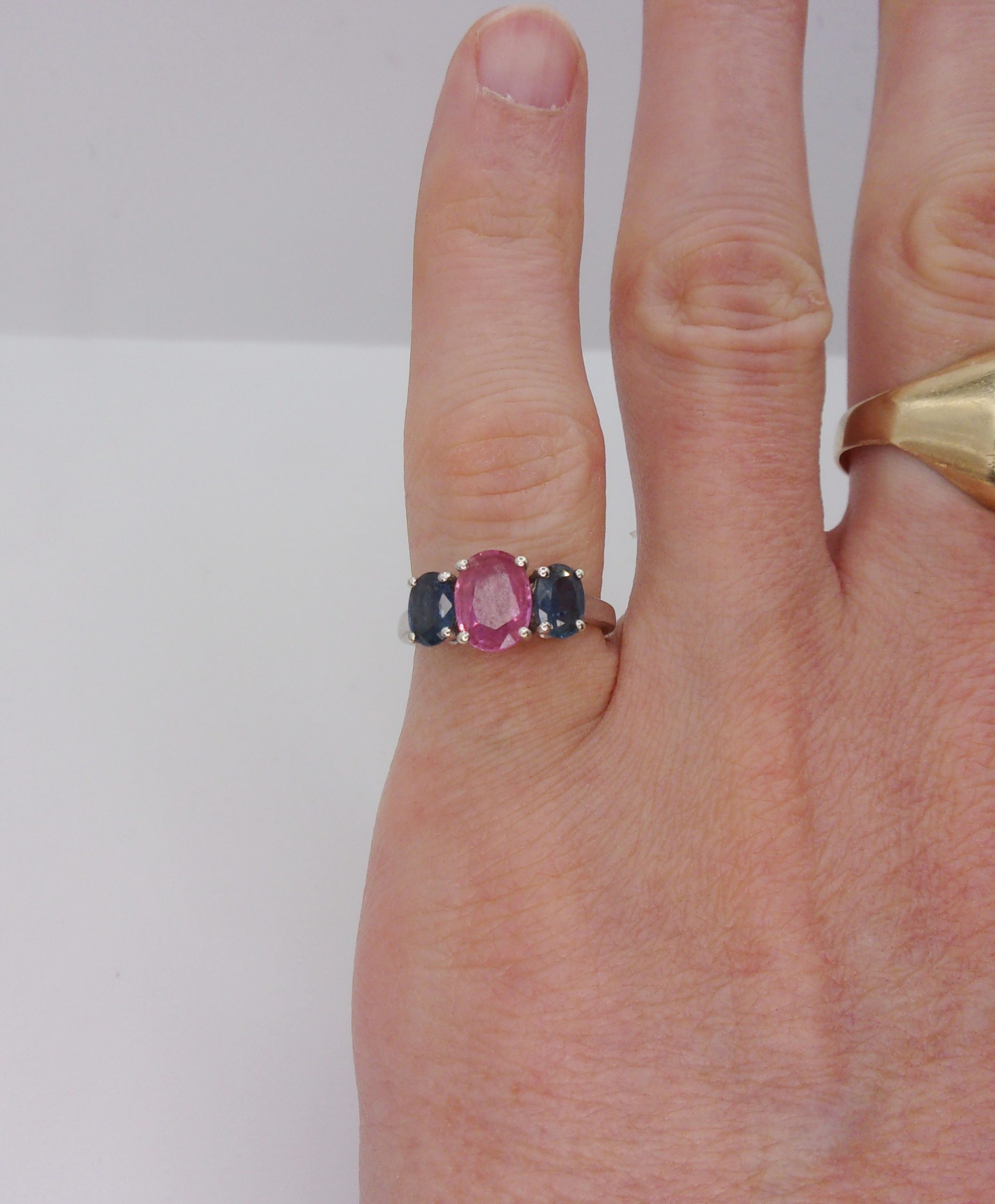 9ct White Gold Ruby & Sapphire Trilogy Ring UK Size J+ US 5 - Image 7