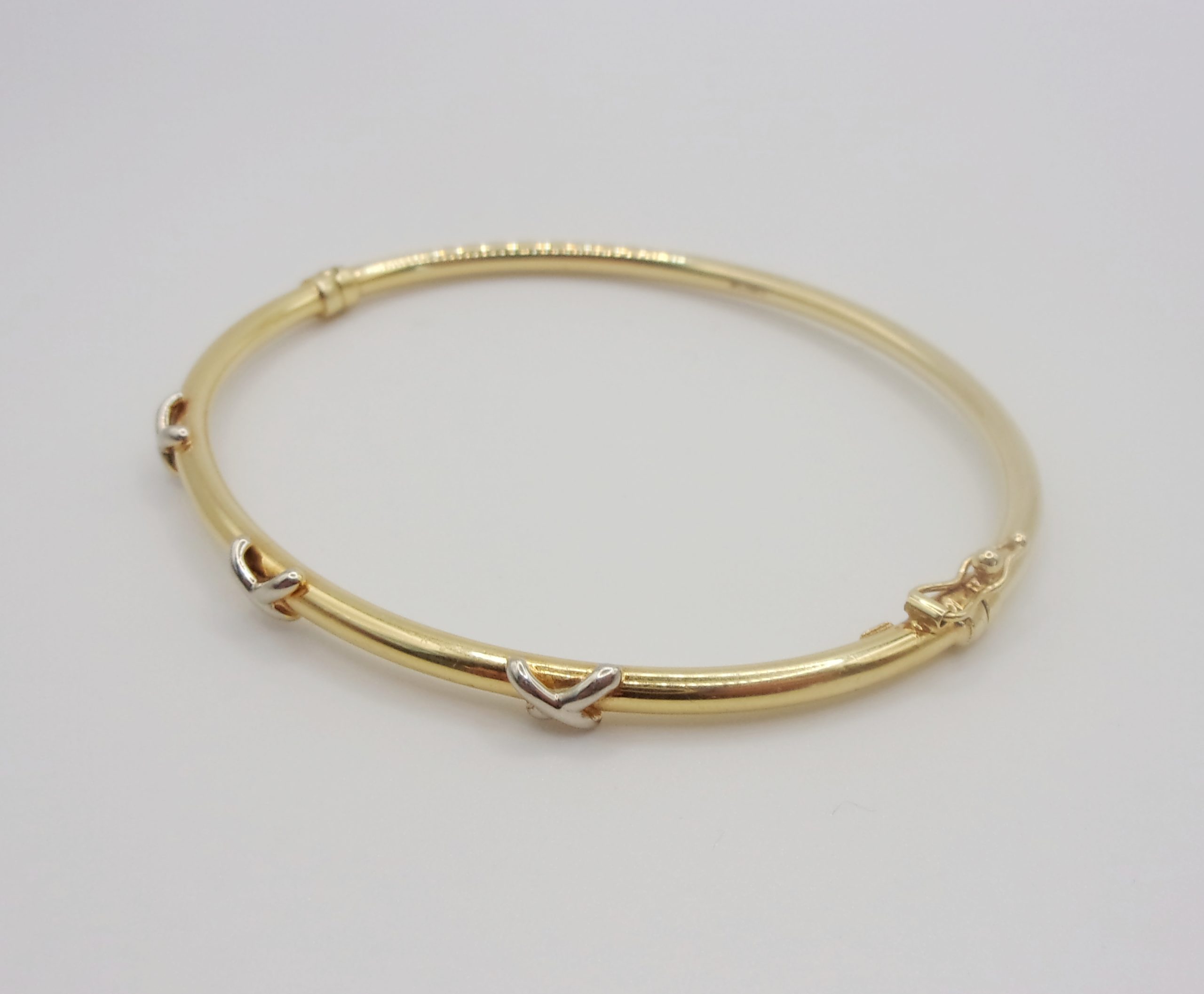 9ct Yellow Gold Hinged Bangle With Platinum Decoration - Image 2