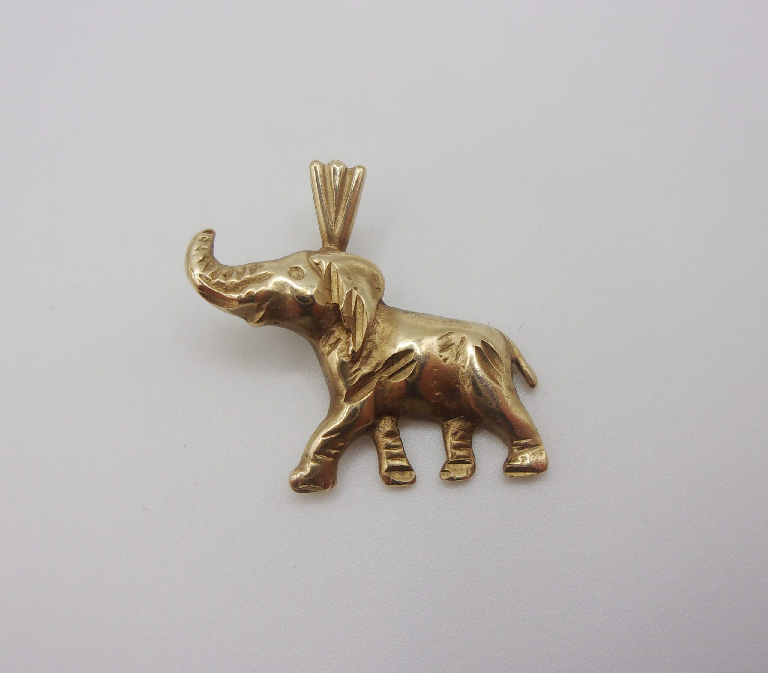 9ct Yellow Gold Elephant Pendant
