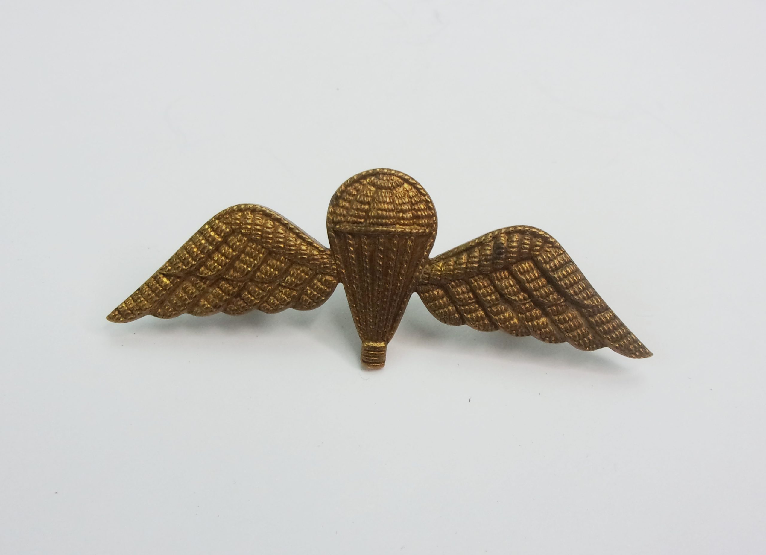 Queen Elizabeth II GSM with Cap Badge & Shoulder Patch - Pte J. Crawford Parachute Reg. - Image 4