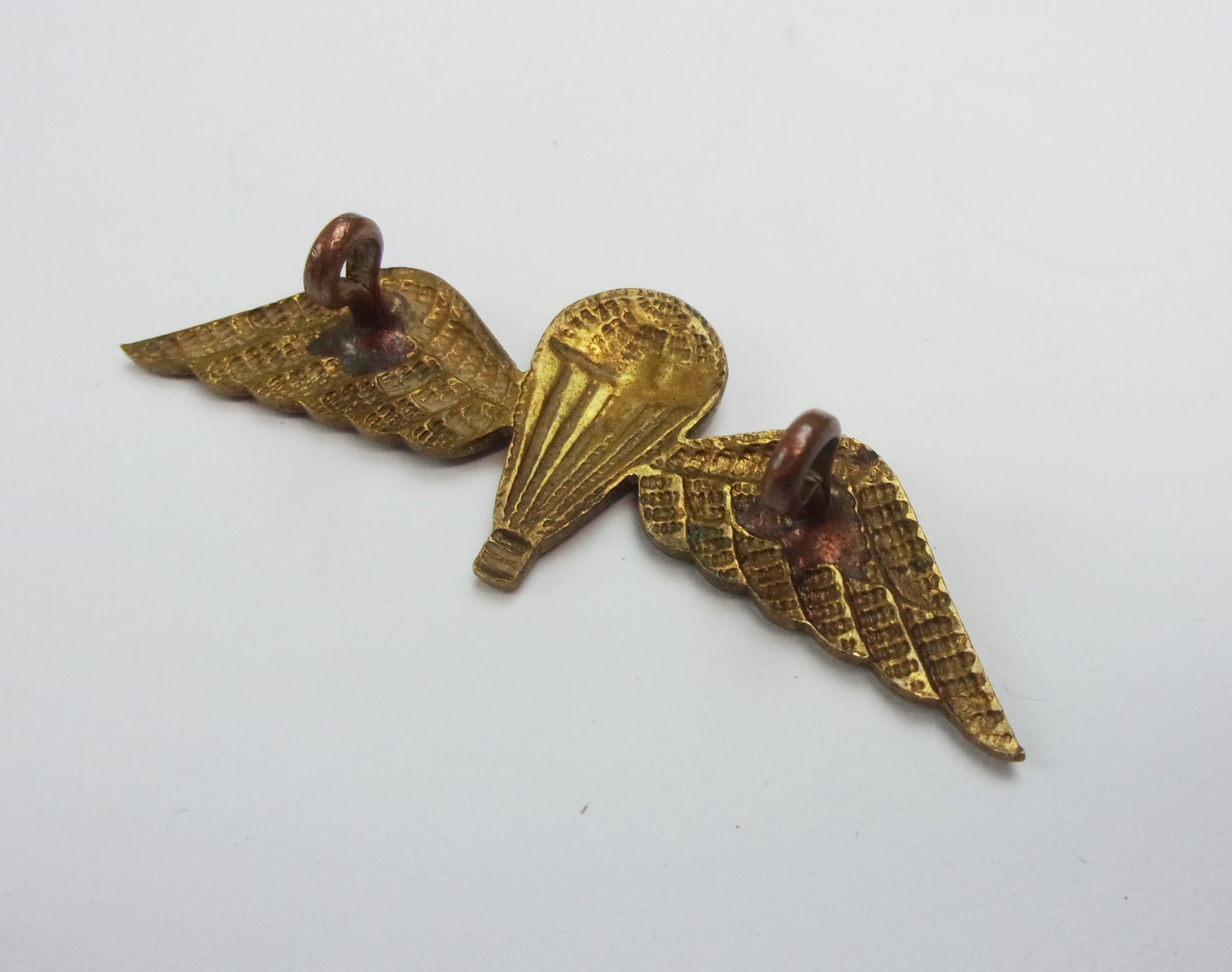 Queen Elizabeth II GSM with Cap Badge & Shoulder Patch - Pte J. Crawford Parachute Reg. - Image 5