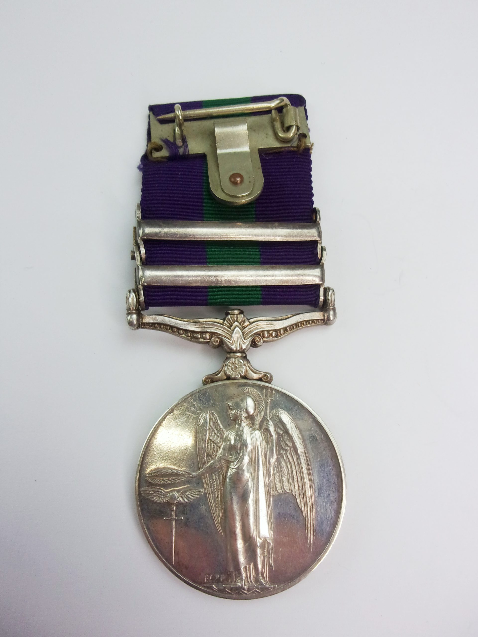 Queen Elizabeth II GSM with Cap Badge & Shoulder Patch - Pte J. Crawford Parachute Reg. - Image 9