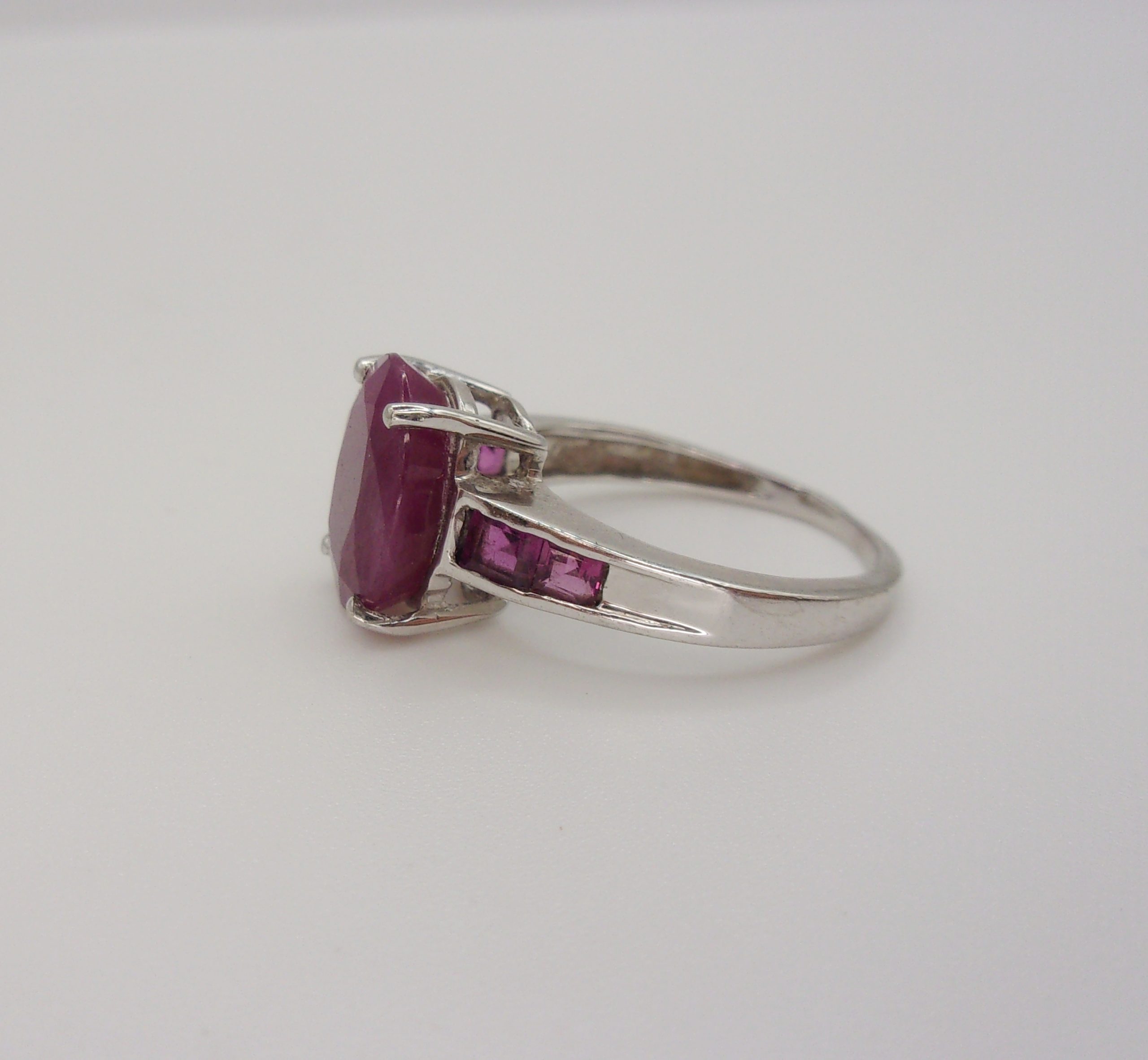 9ct White Gold Opaque Ruby Ring UK Size J+ US 5 - Image 2