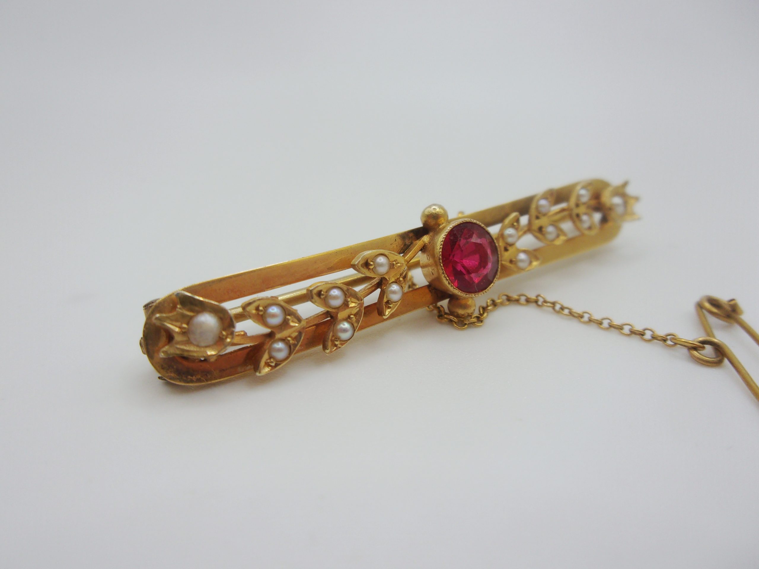9ct Yellow Gold Pearl & Glass Bar Brooch - Image 4