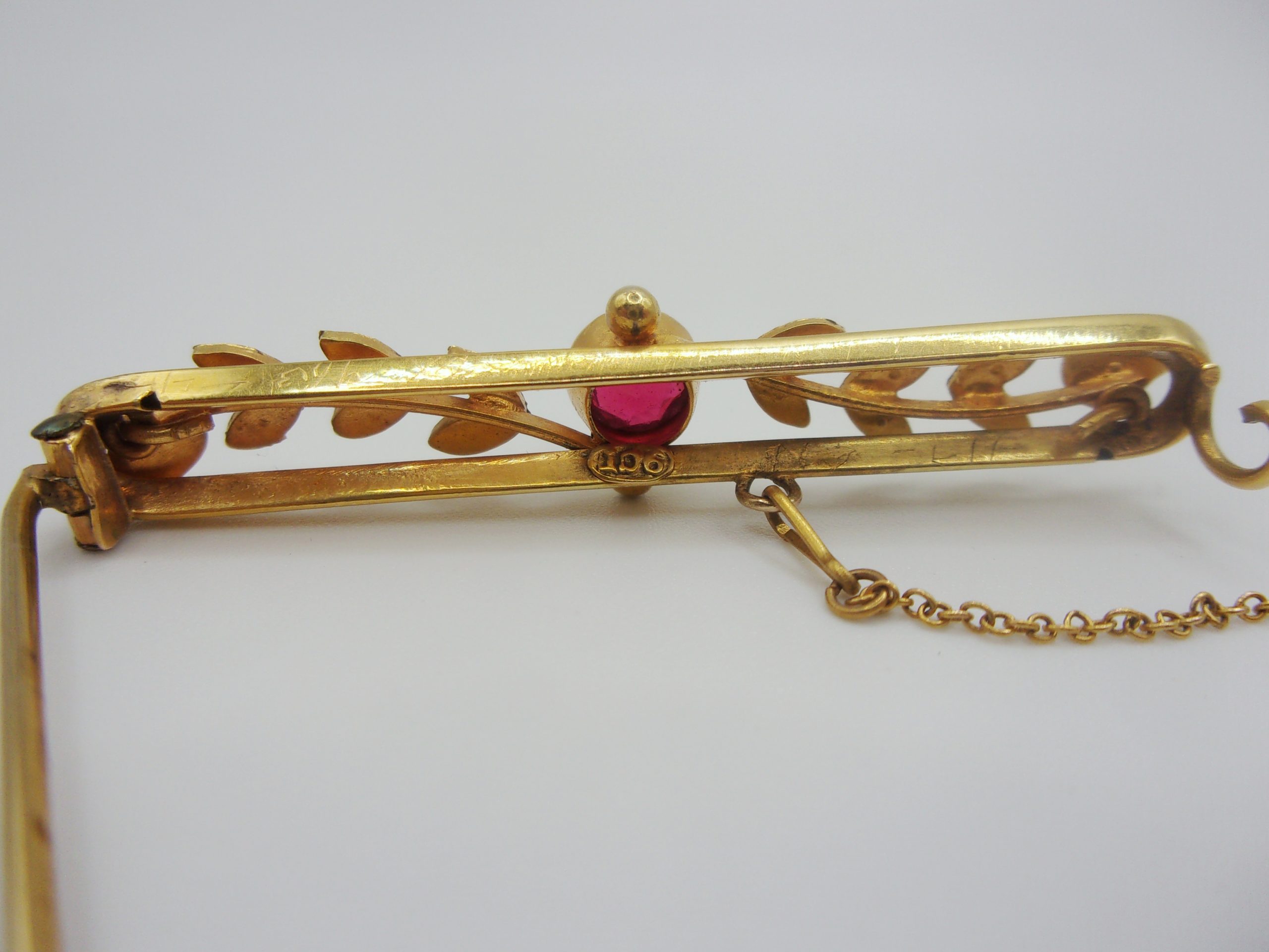 9ct Yellow Gold Pearl & Glass Bar Brooch - Image 6