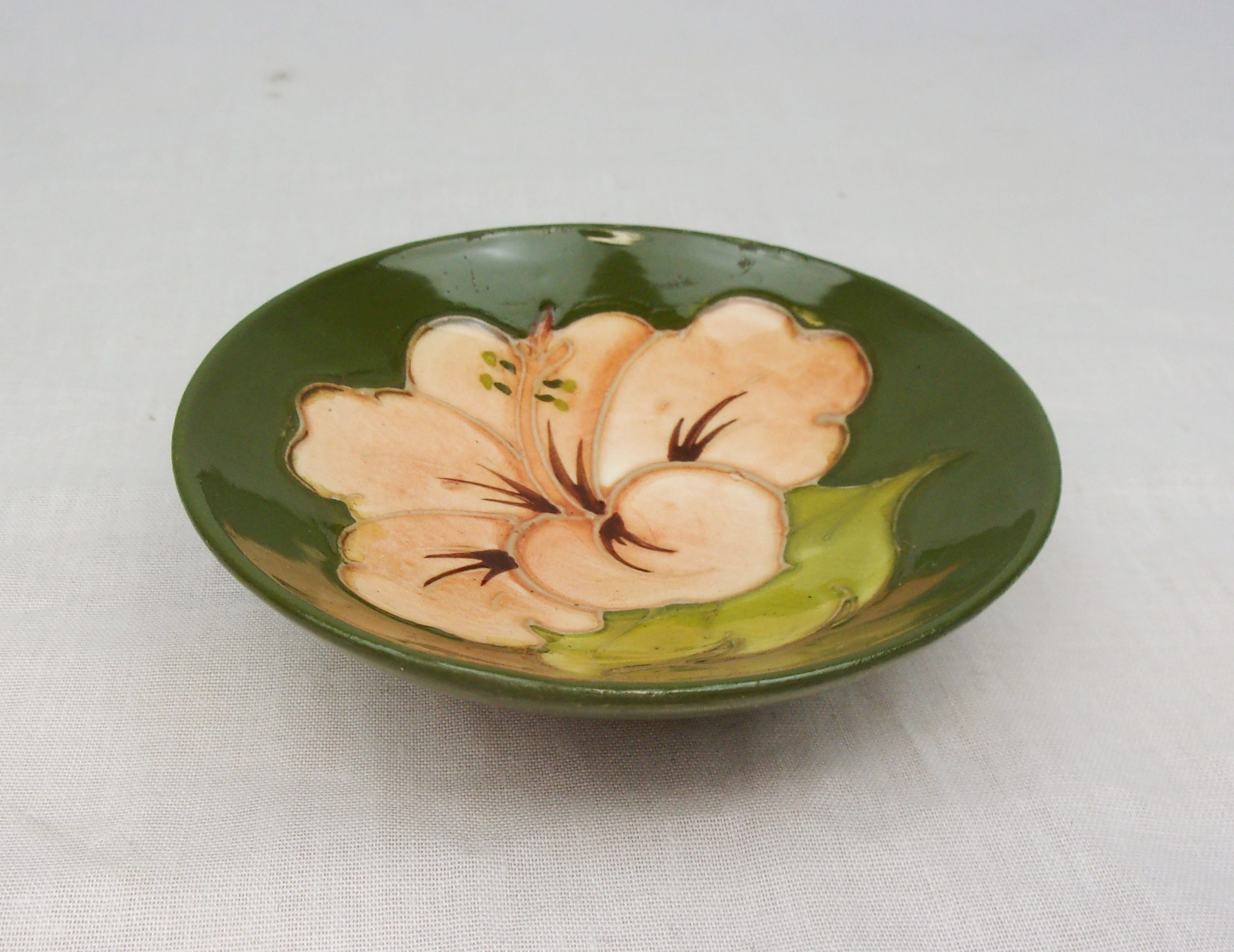 Moorcroft Hibiscus Pattern Small Pedestal Bowl