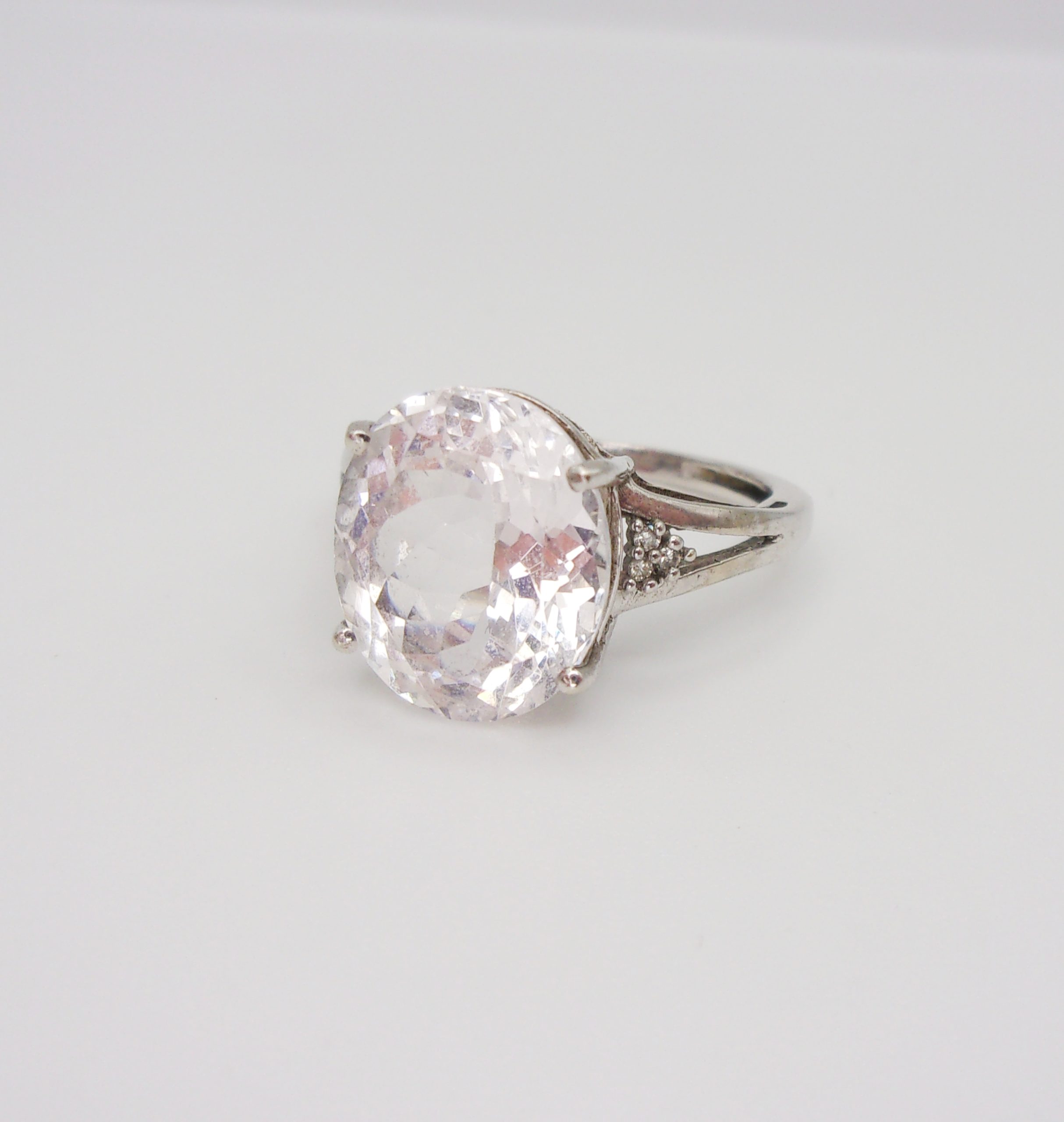 9ct White Gold Amethyst & Diamond Ring UK Size J+ US 5