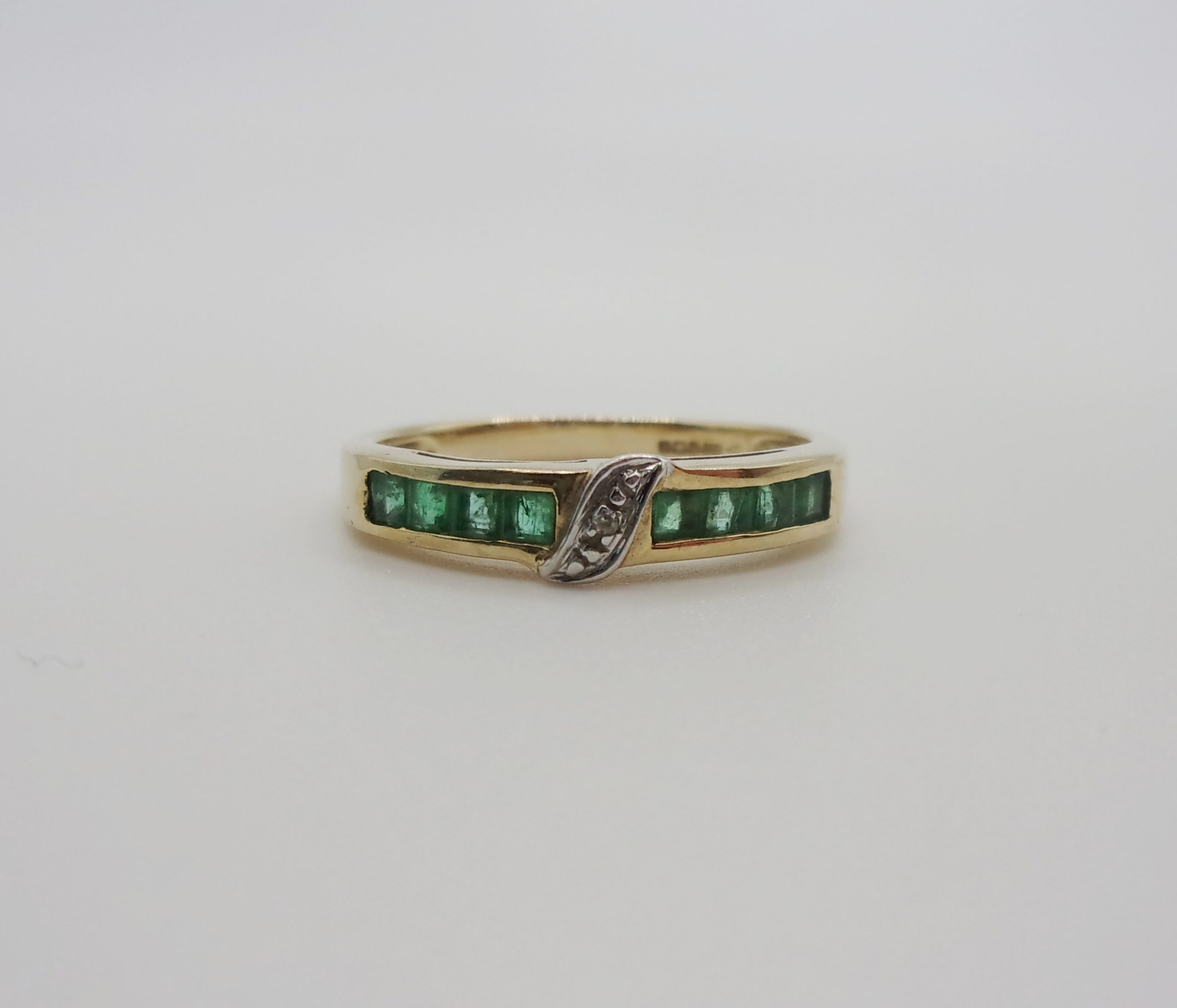 9ct Yellow Gold Diamond & Emerald Ring UK Size O US 7